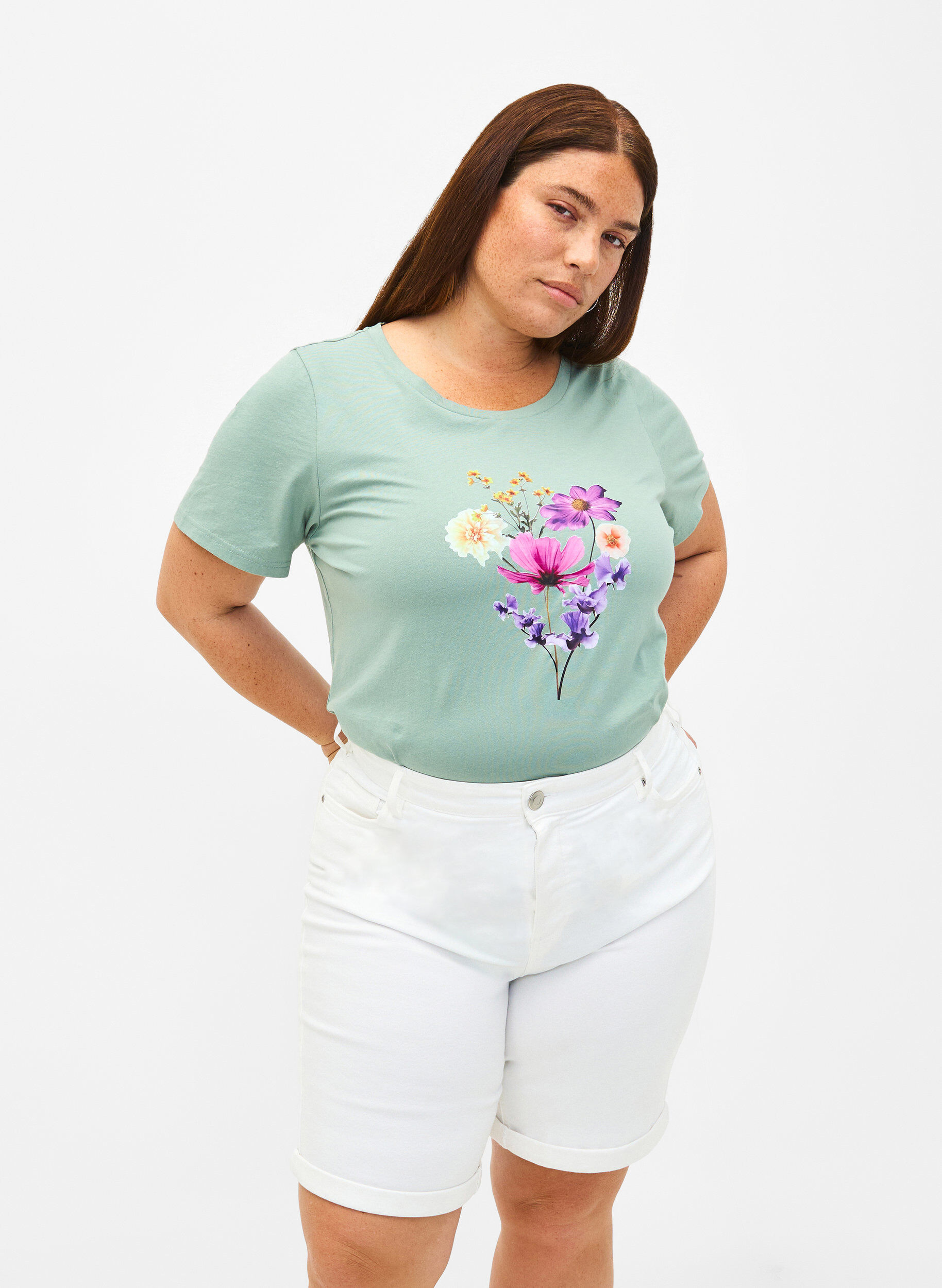 Zizzi Obcisle szorty jeansowe z wysokim stanem, Bright White, Model image number 0