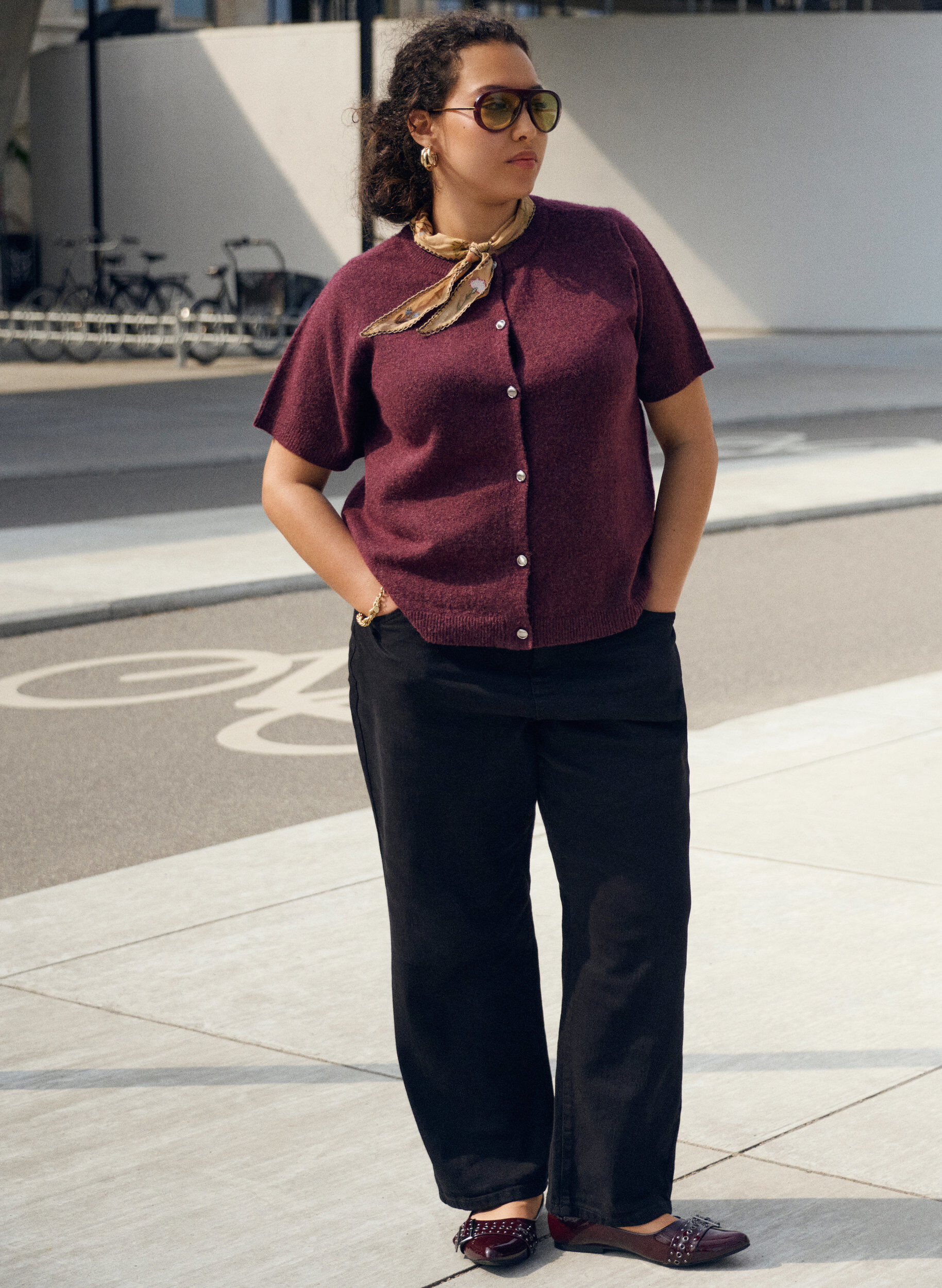 Zizzi Dzianinowy kardigan z kr&oacute;tkim rekawem, Ciemnobordowy, Image image number 0