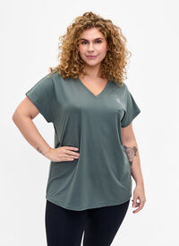 Luzna koszulka treningowa z dekoltem w szpic, Balsam Green, Model