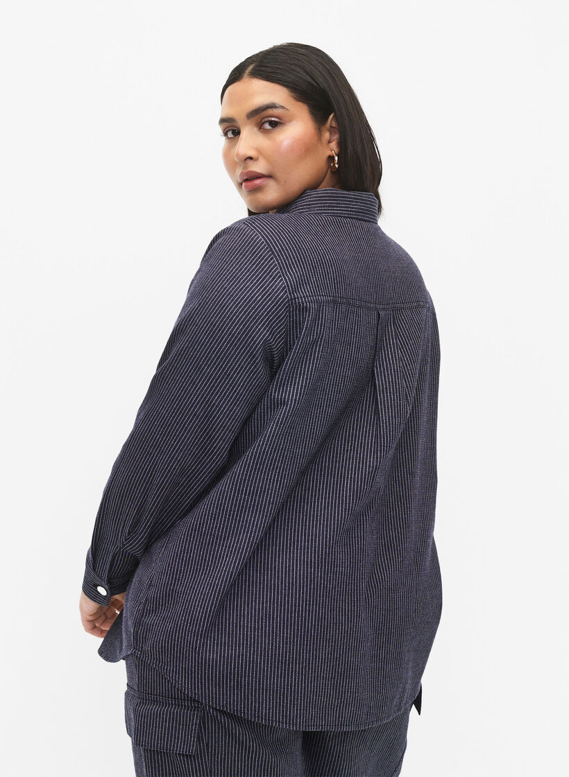 Bawelniana koszula w prazki, Dark Blue Stripe, Model image number 1