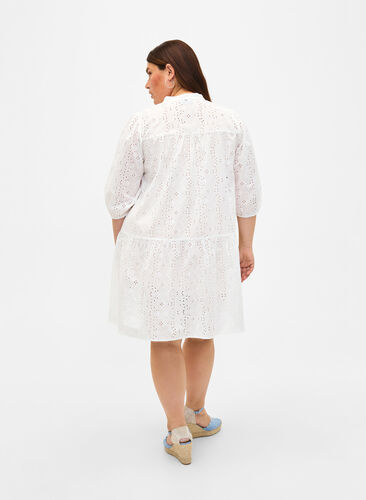 Bawelniana sukienka koszulowa z haftem angielskim, Bright White, Model image number 1