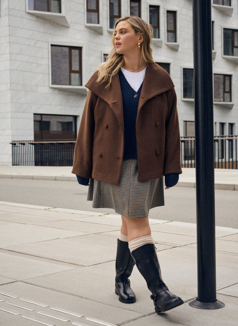 Krótka kurtka z kolnierzem i krytymi tkanina guzikaim, Brązowy, Image image number 0