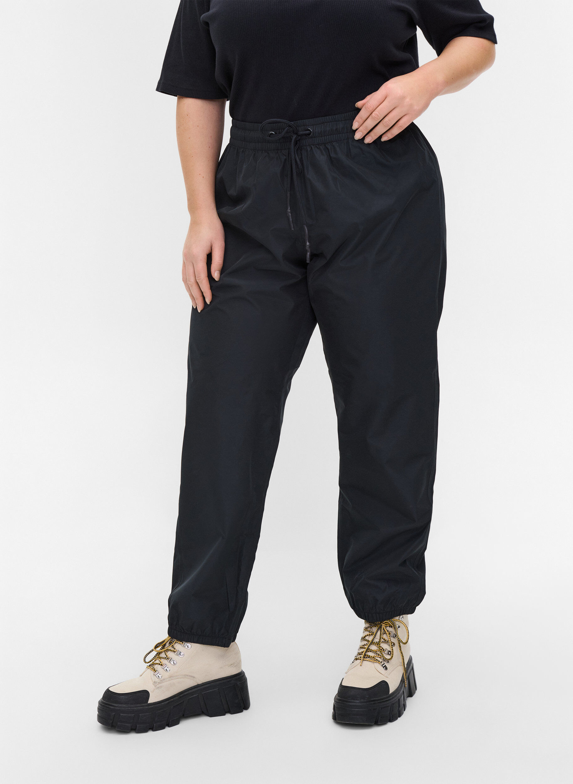 Zizzi Rain trousers with elastic and drawstrings, Black, Model image number 2