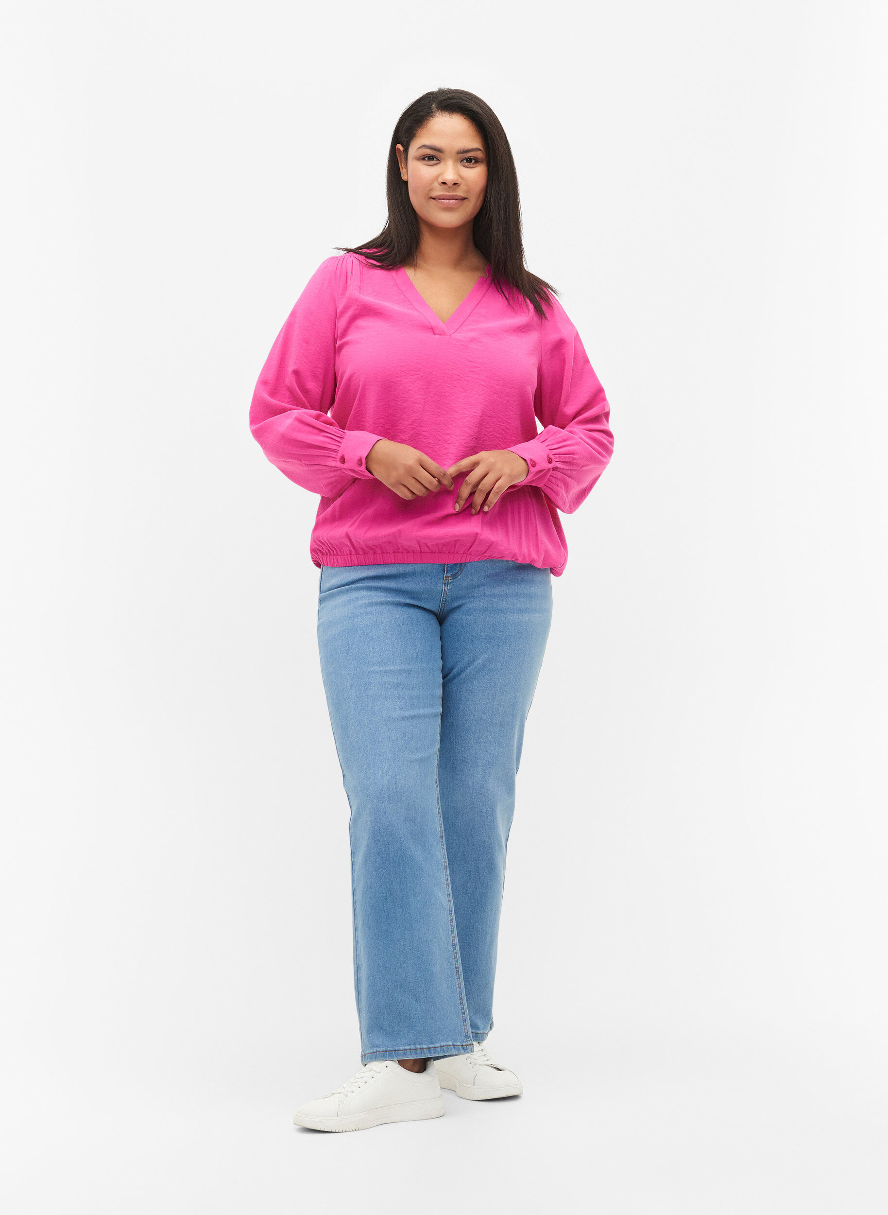 Zizzi 	 Viscose blouse with v-neck, Raspberry Rose, Model image number 2