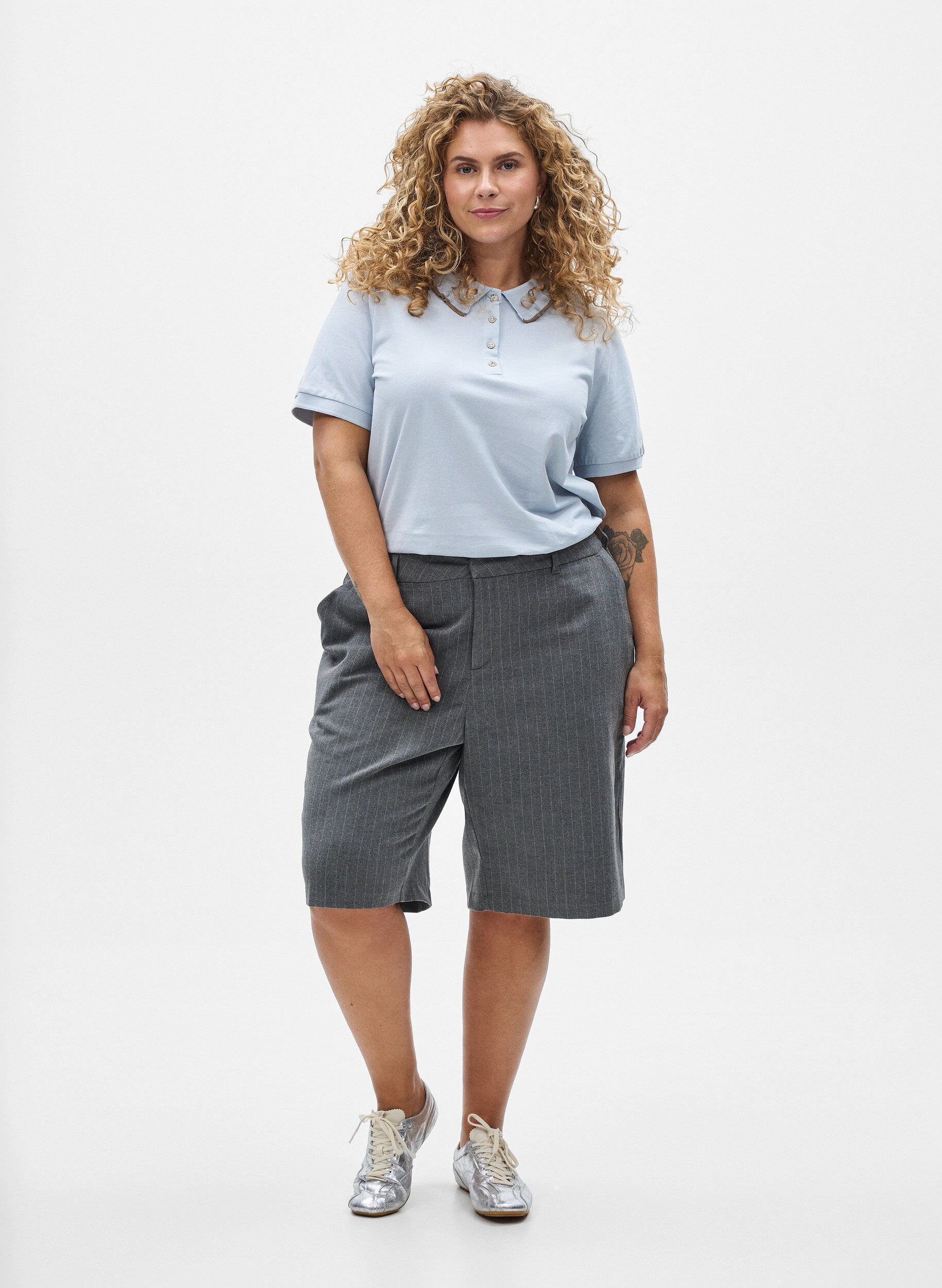 Zizzi Koszulka polo z guzikami z krysztalk&oacute;w i falbanka, Niebieskie, Model image number 1