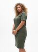 Sukienka do kolan wykonana z prazkowanej dzianiny, Zielony, Model image number 0