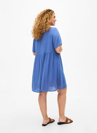 Trapezowa sukienka z wiskozy z krótkimi rekawami, Moonlight Blue, Model image number 1