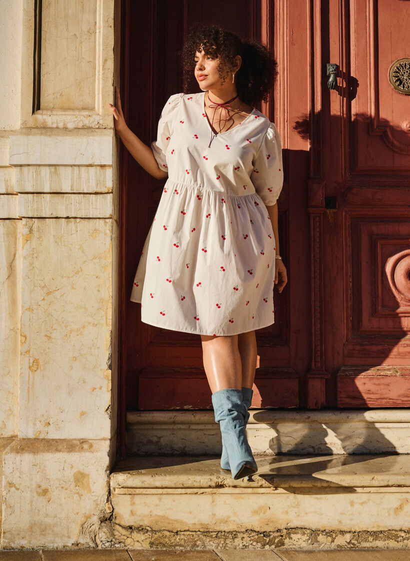 Trapezowa sukienka z wisniowym nadrukiem, B. White/Cherry, Image image number 0