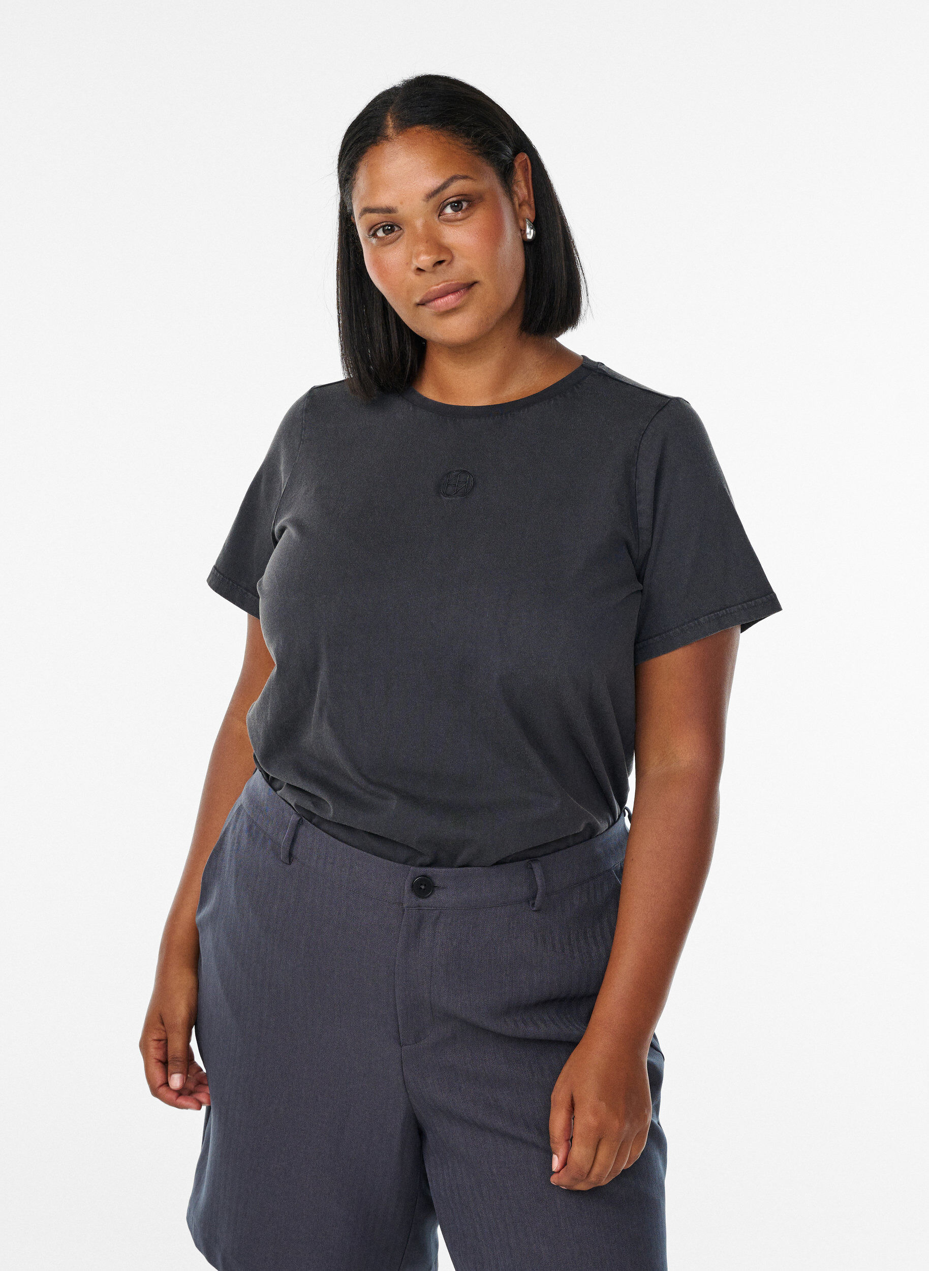 Koszulka z bawelny organicznej o spranym wygladzie, Szary, Model