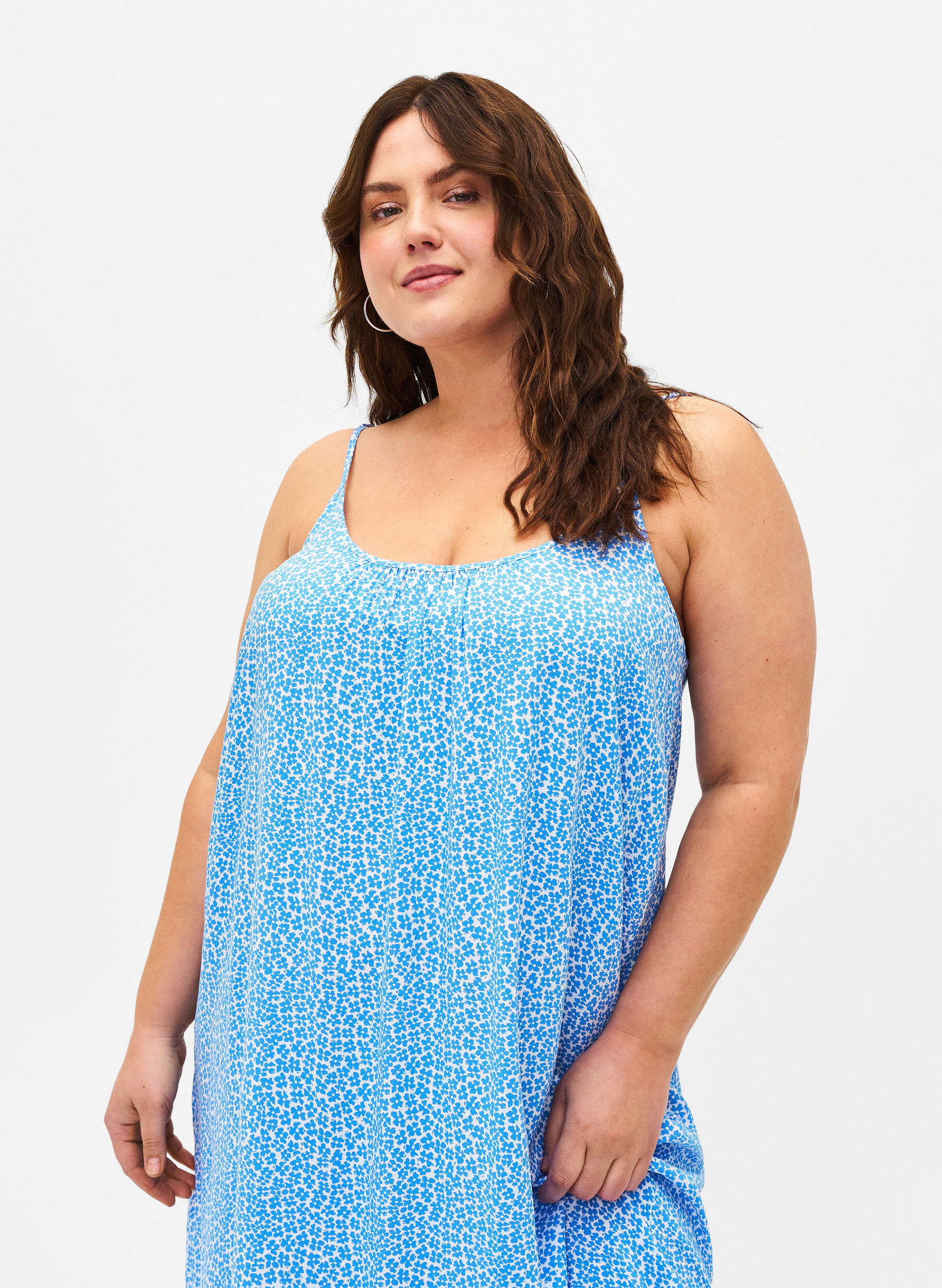 Zizzi Wiskozowa sukienka na ramiaczkach z nadrukiem, Marina Flower AOP, Model image number 2