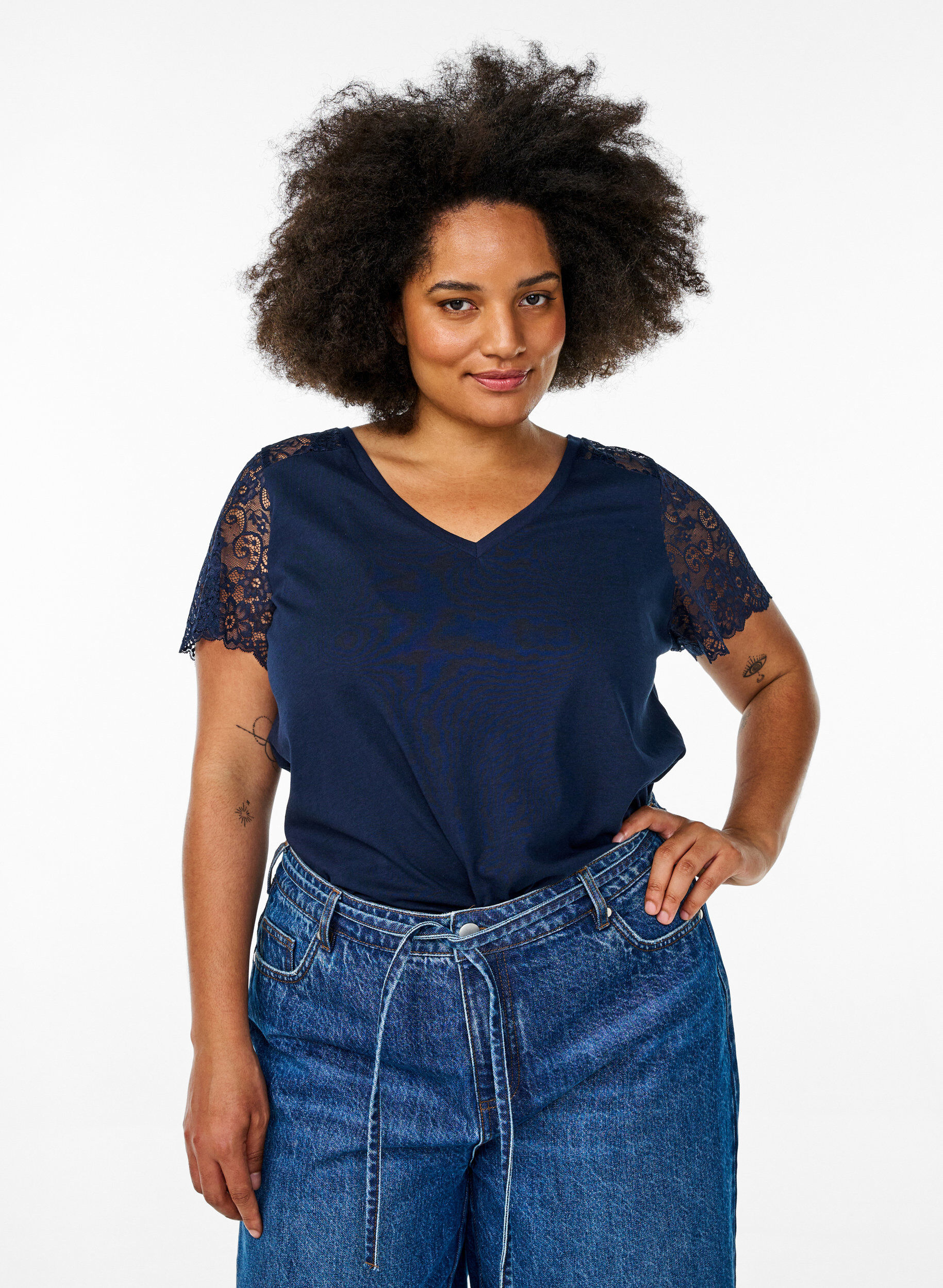 Zizzi Bawelniany t-shirt z kr&oacute;tkimi, koronkowymi rekawami, Niebieskie, Model image number 0