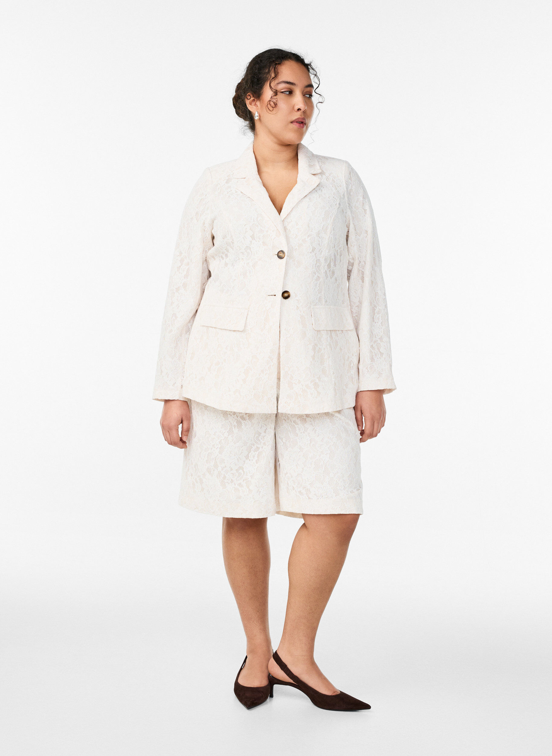 Bermudy z koronki z wysokim stanem, Biały, Model