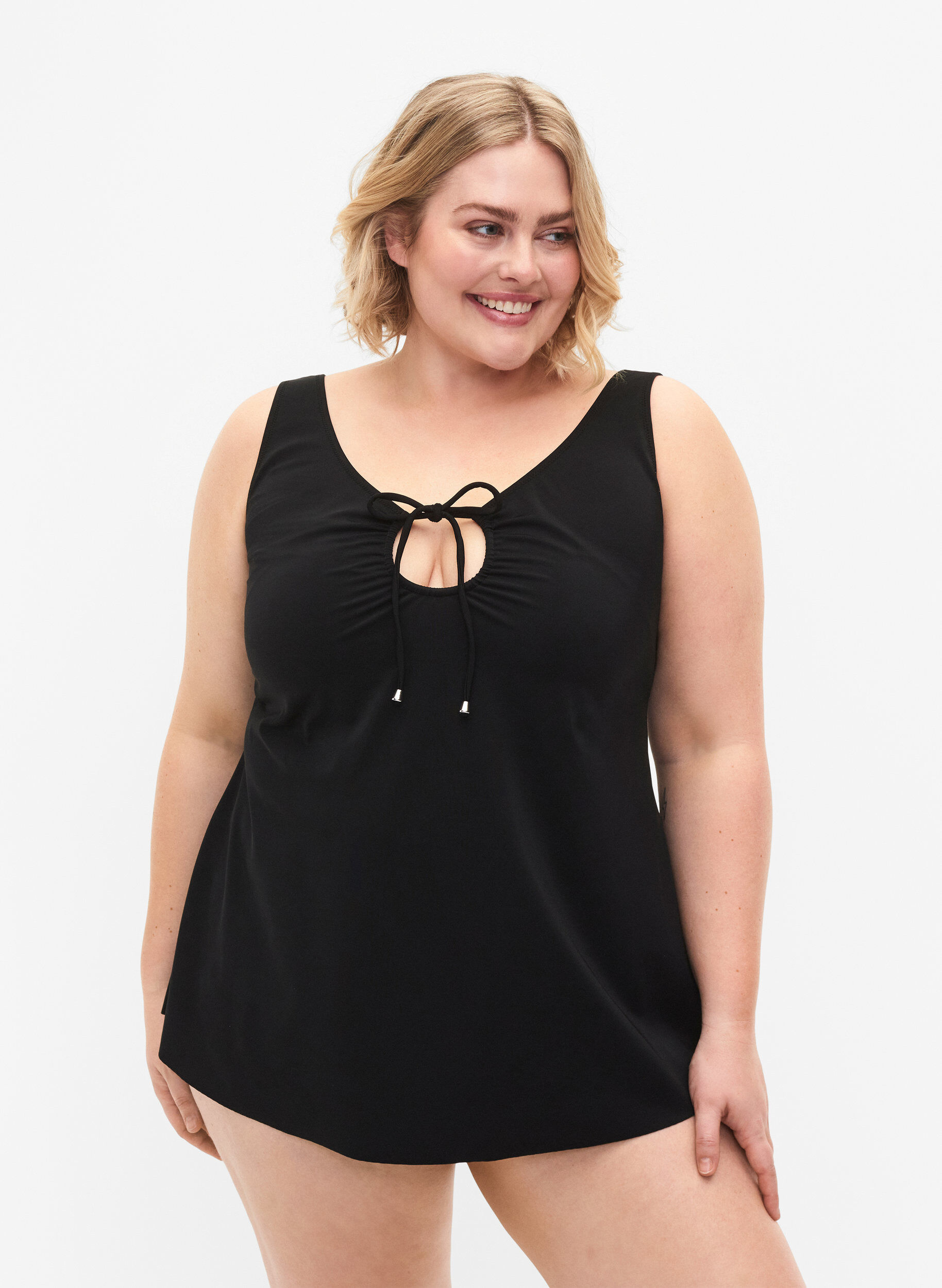 Zizzi Jednokolorowe tankini ze sznurkami, Black, Model image number 0
