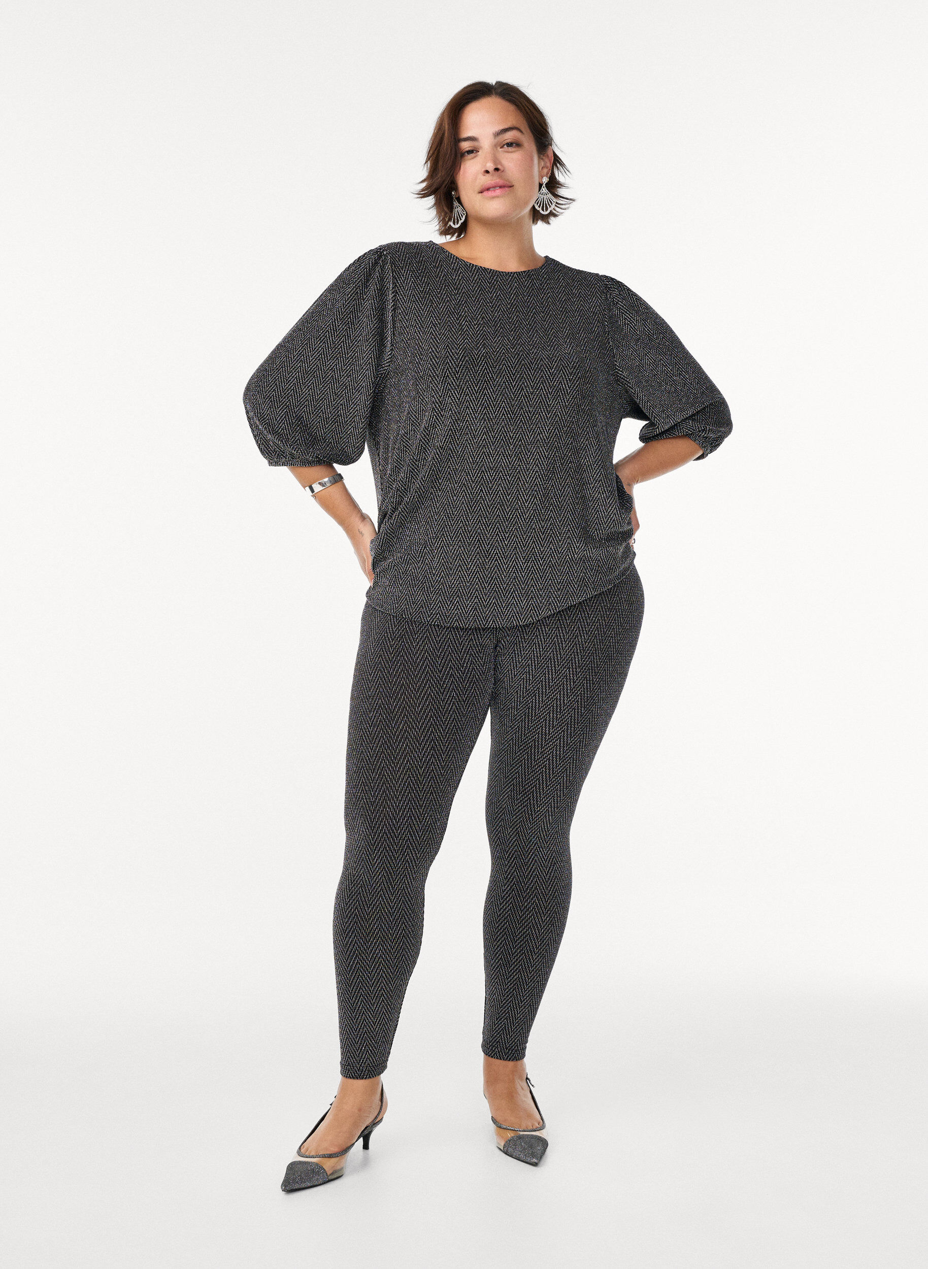 Zizzi Bluzka z blyszczacym wzorem i rekawami 3/4, Czarne, Model image number 1