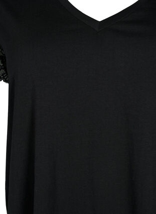 Bawelniany t-shirt z krótkimi, koronkowymi rekawami, Black, Packshot image number 2
