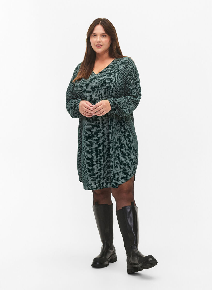 Sukienka z dekoltem w serek i z nadrukiem, Scarab Graphic AOP, Model image number 2