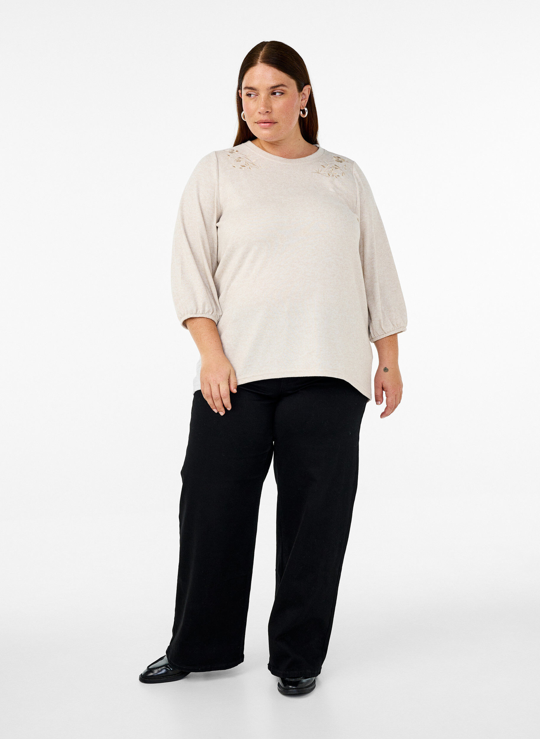 Zizzi Bluzka z kwiatowym haftem i rekawami 3/4, Oatmeal Melange, Model image number 2