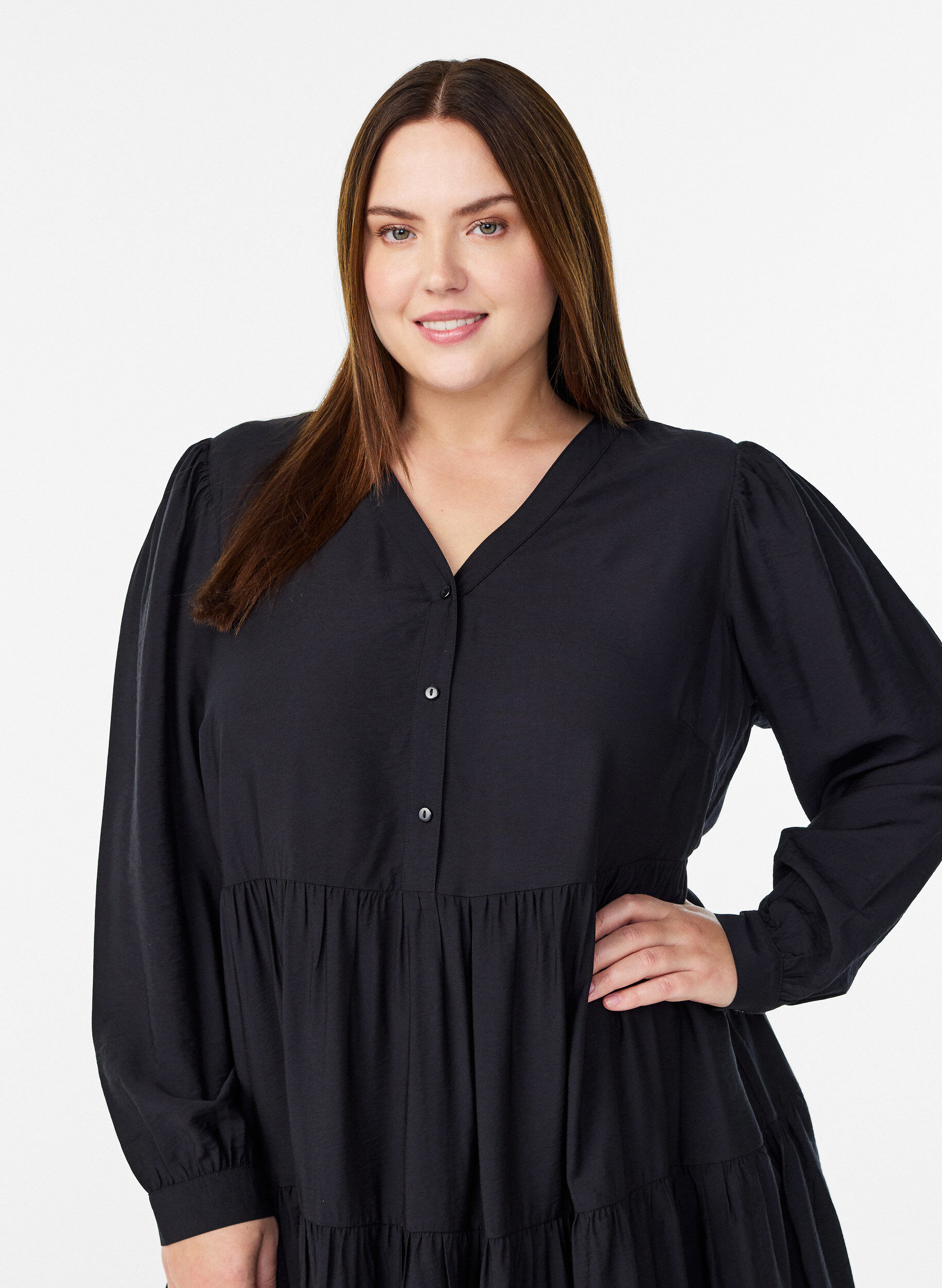 Zizzi Sukienka midi z dekoltem w ksztalcie litery V i krojem A, Czarne, Model image number 2