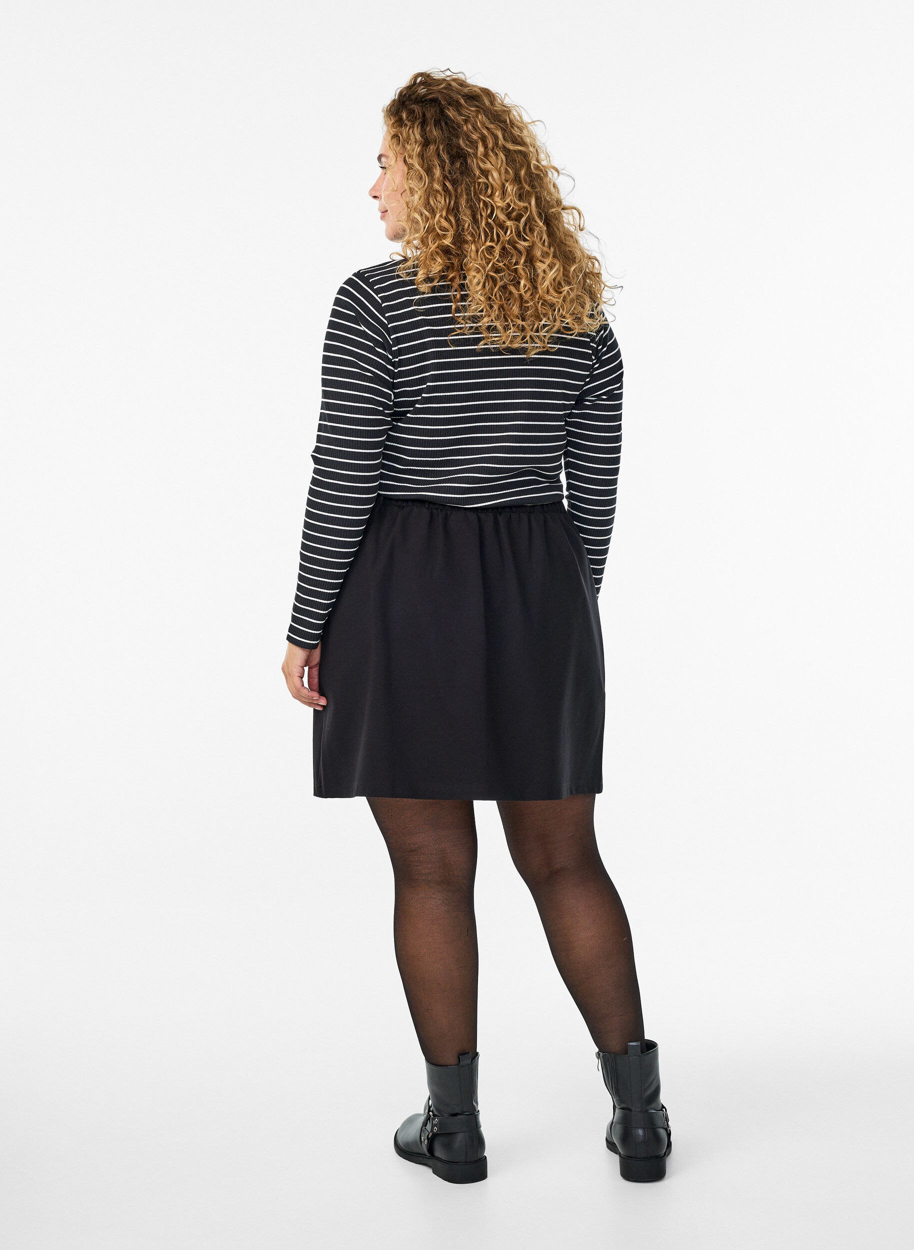 ZizziKr&oacute;tka dzersejowa sp&oacute;dniczka z rozcieciem, Czarne, Model image number 2