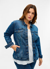 Krótka bawelniana kurtka jeansowa, Blue denim, Model