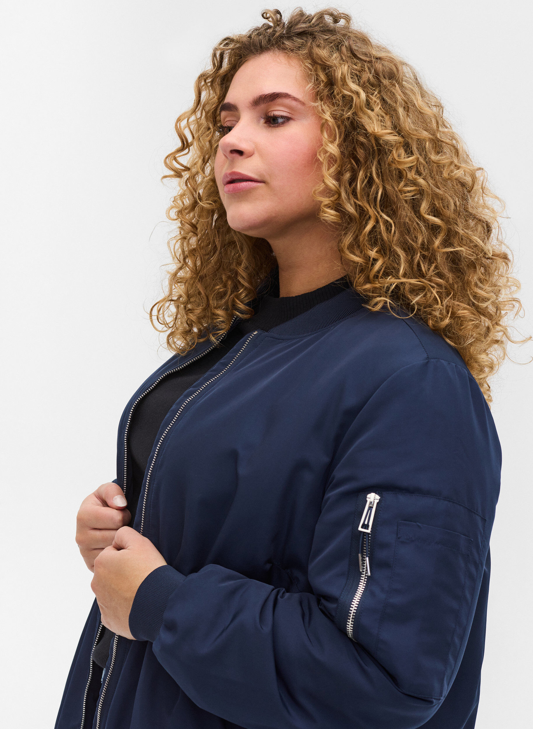 Zizzi Long bomber jacket with pockets, Navy Blazer, Model image number 2