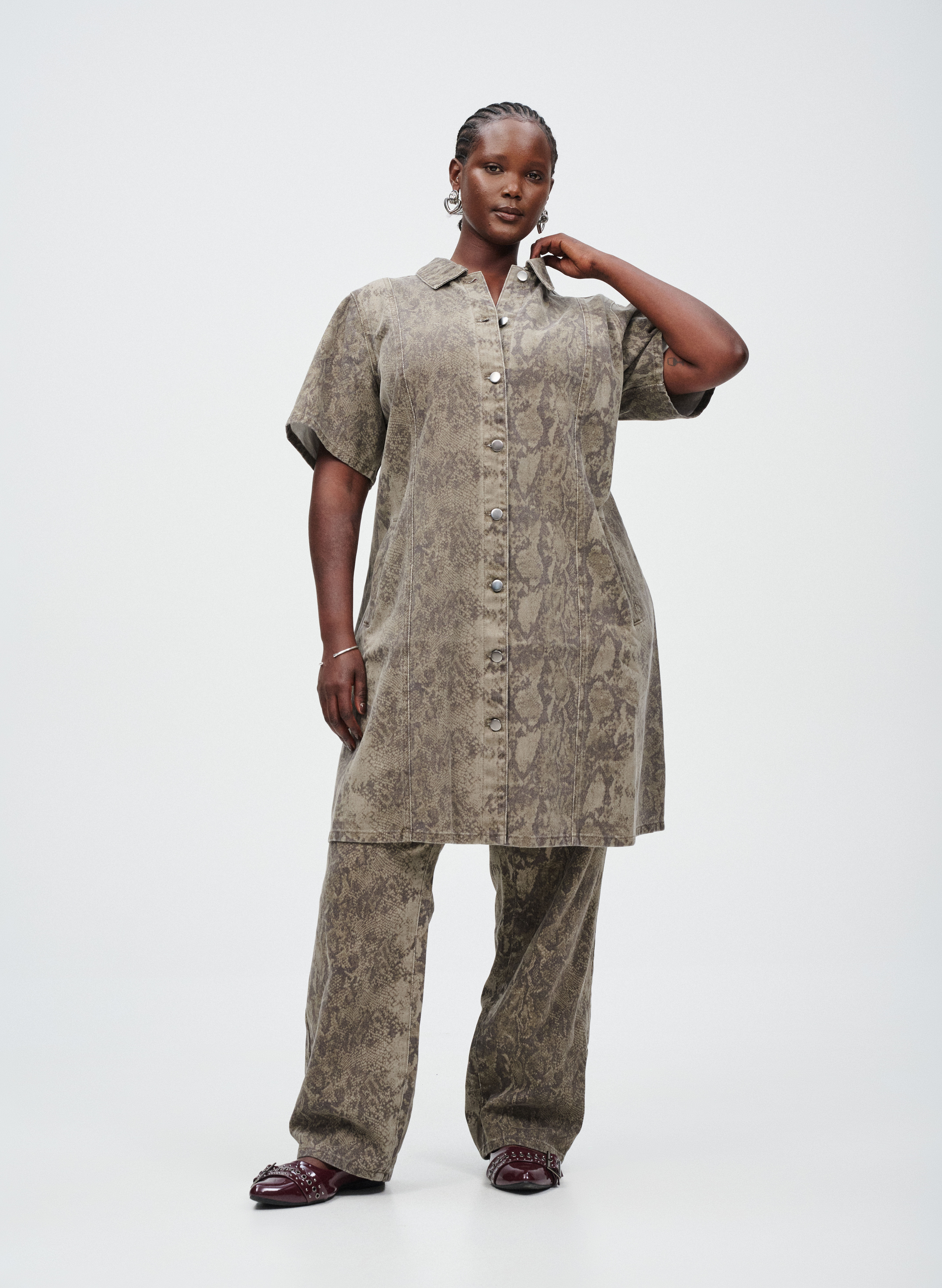 Dżinsowy zestaw z nadrukiem węża, , Model