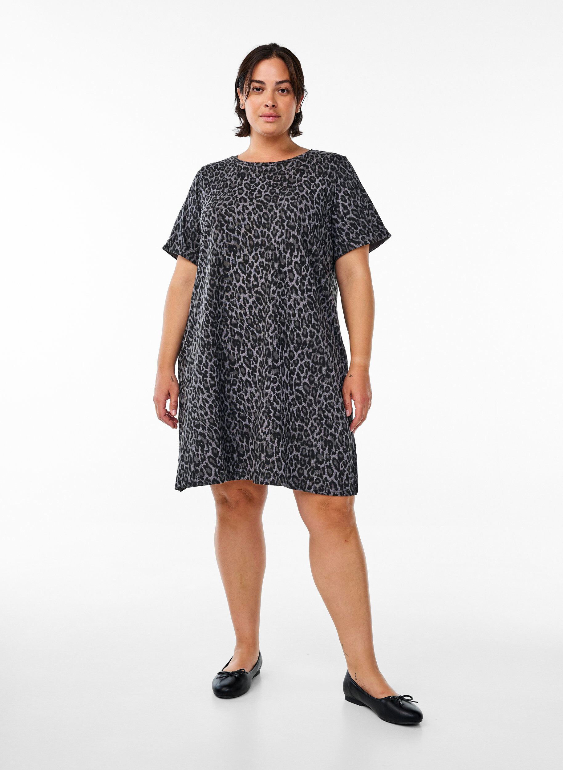 Zizzi Kr&oacute;tka sukienka T-shirtowa w krate z bawelnianej dzianiny, Szary, Model image number 1