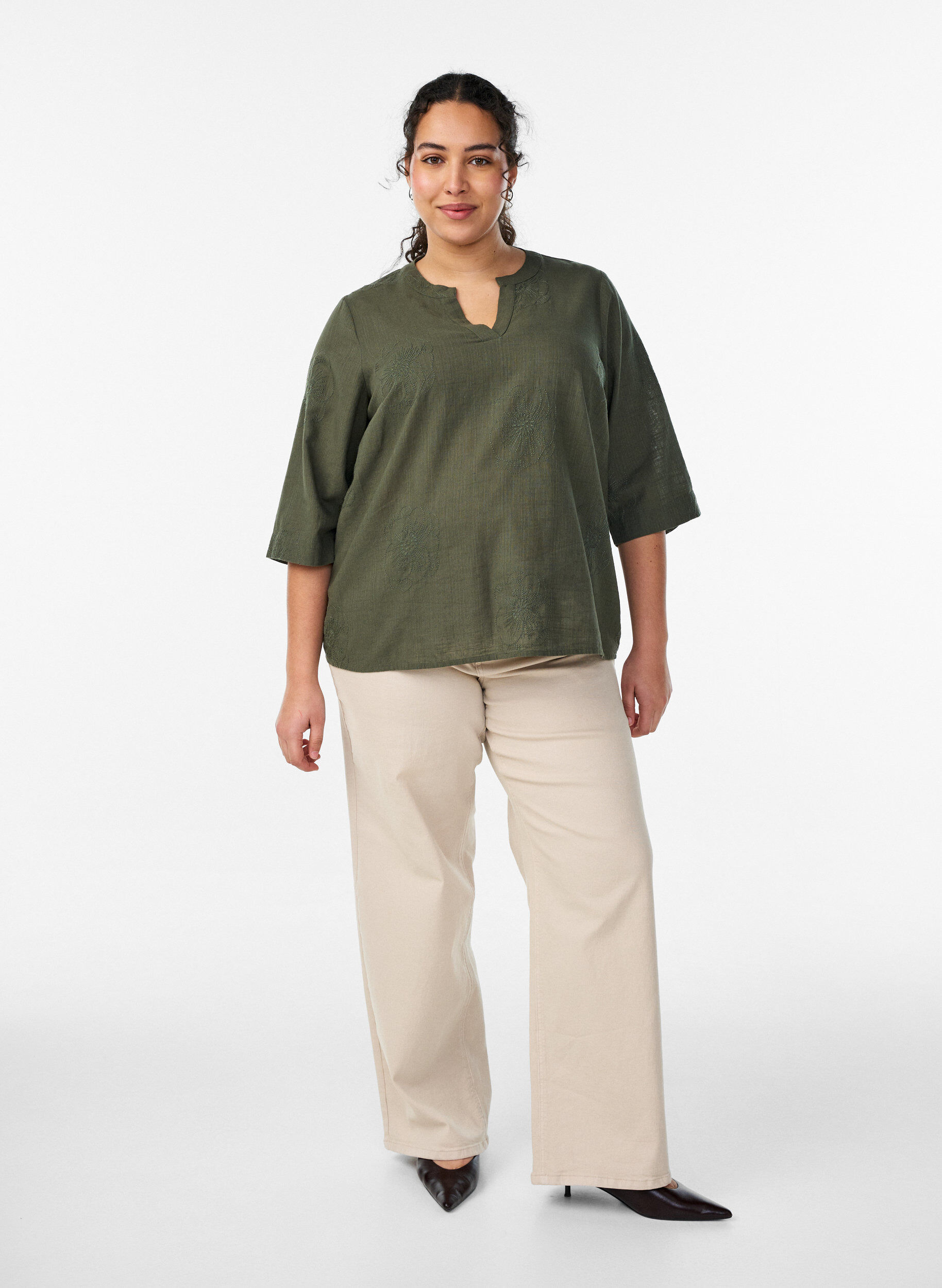 Zizzi Bluzka bawelniana z haftami i rekawami 3/4, Zielony, Model image number 1