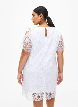 Koronkowa, imprezowa sukienka z krótkimi rekawami, Bright White, Model image number 1