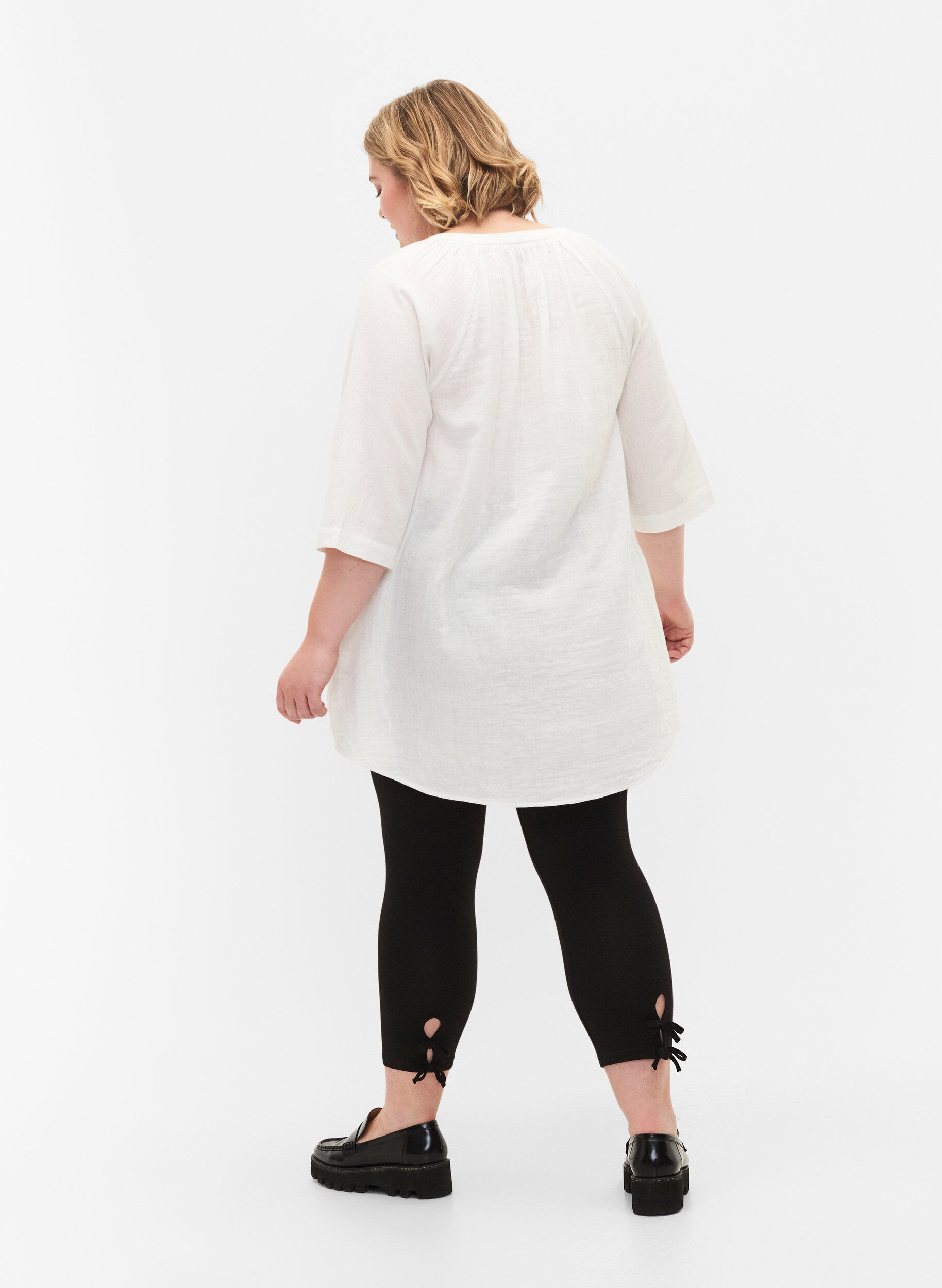 Zizzi Legginsy 3/4 z kokarda, z wiskozy, Black, Model image number 1