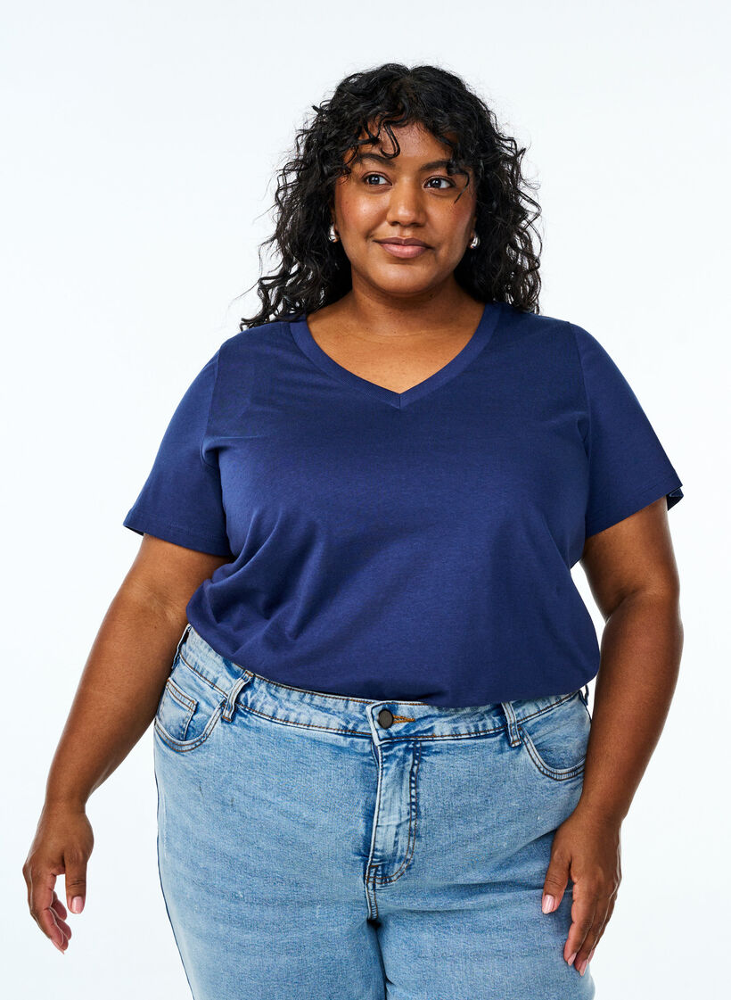 Podstawowy bawelniany t-shirt z dekoltem w szpic, Niebieskie, Model image number 0