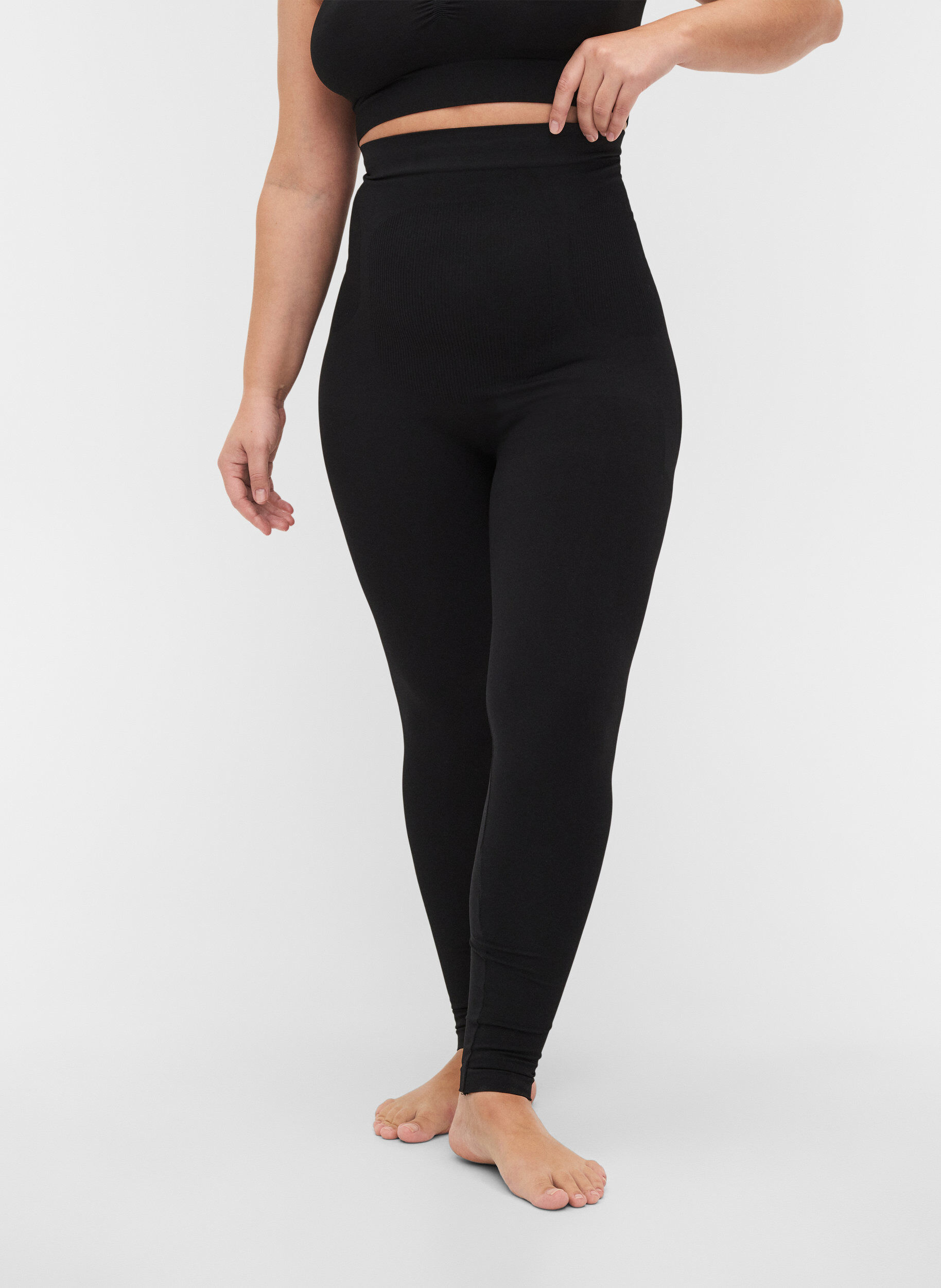 Zizzi Legginsy modelujace z wysokim stanem, Black, Model image number 2