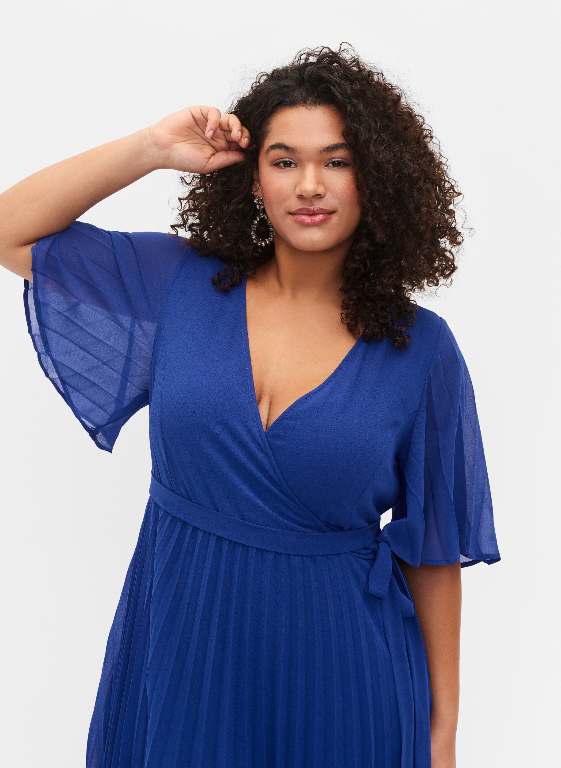 Zizzi Pleated midi dress with short sleeves, Clematis Blue, Model image number 3