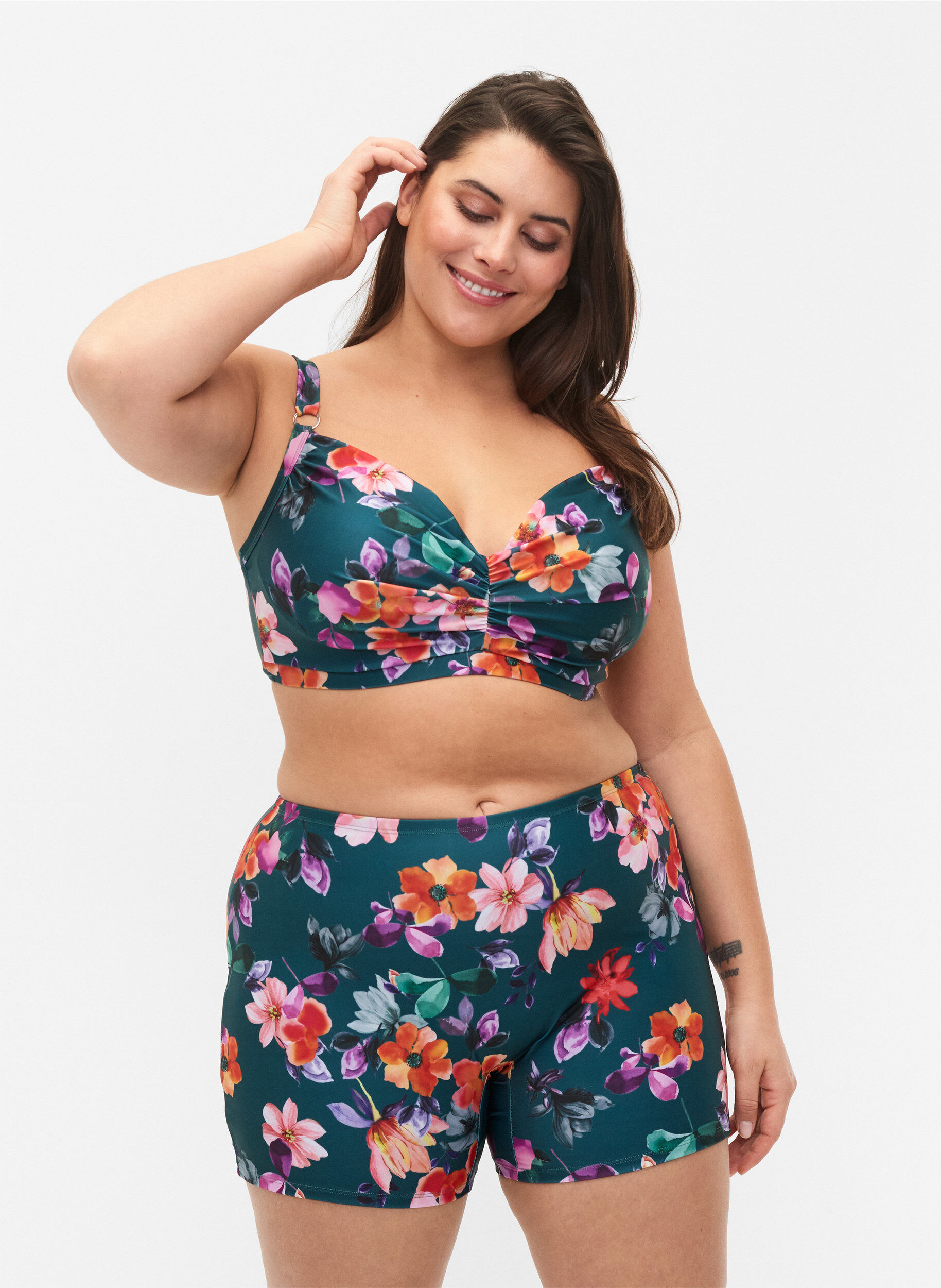 Zizzi Swim shorts with floral print, Meave Print, Model image number 0