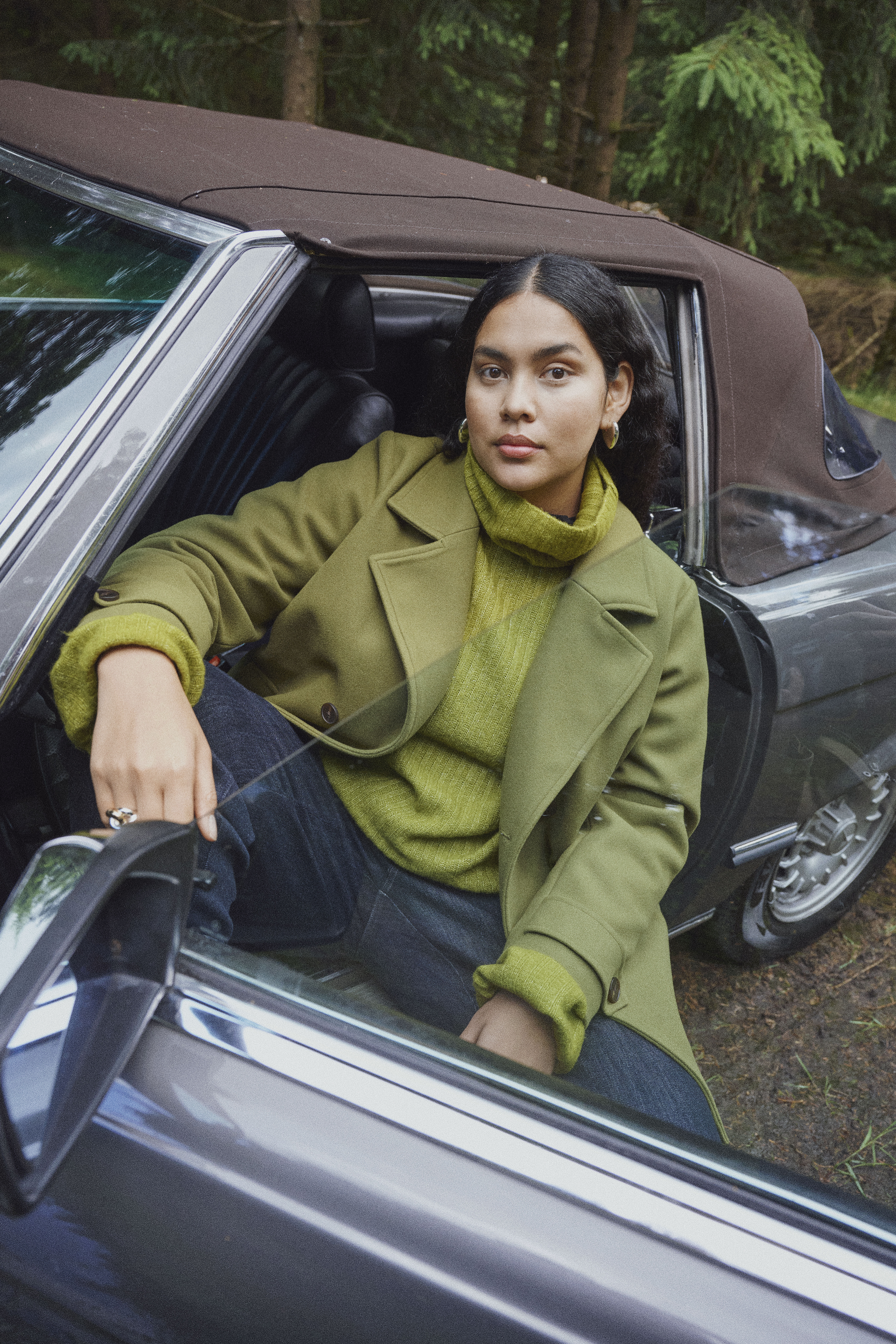 ZizziLeśna zieleń i swobodna elegancja, , Model