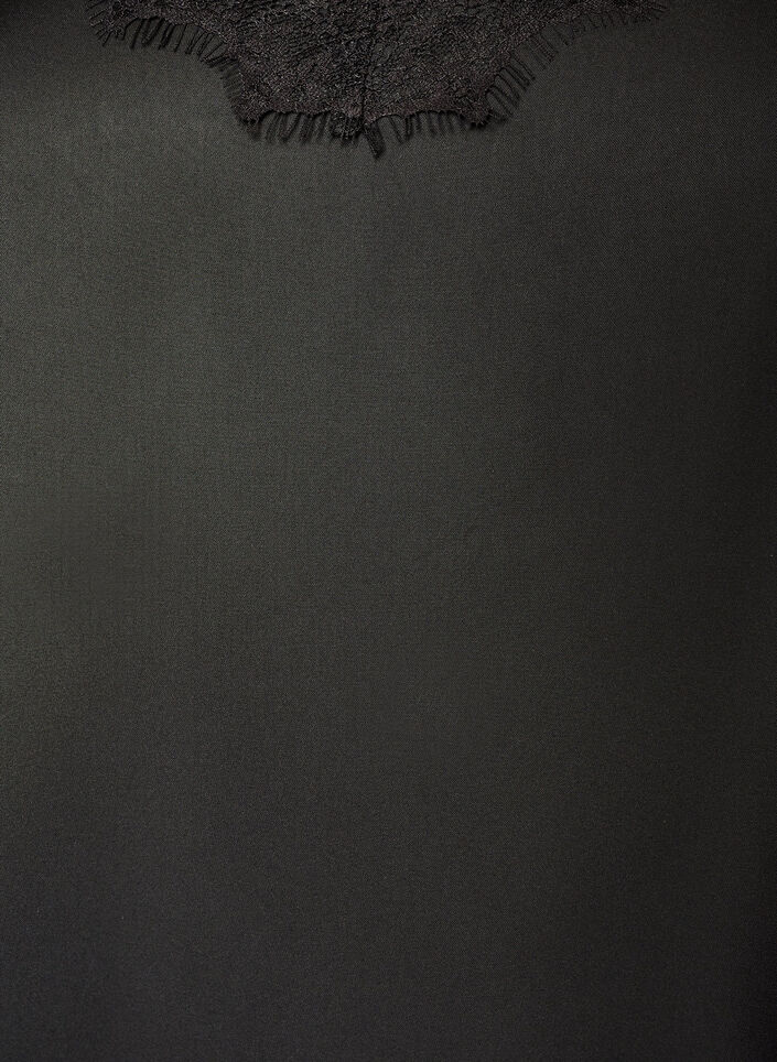 Bluzka satynowa z koronkowym wykonczeniem i asymetrycznym dolem, Czarne, Packshot image number 2