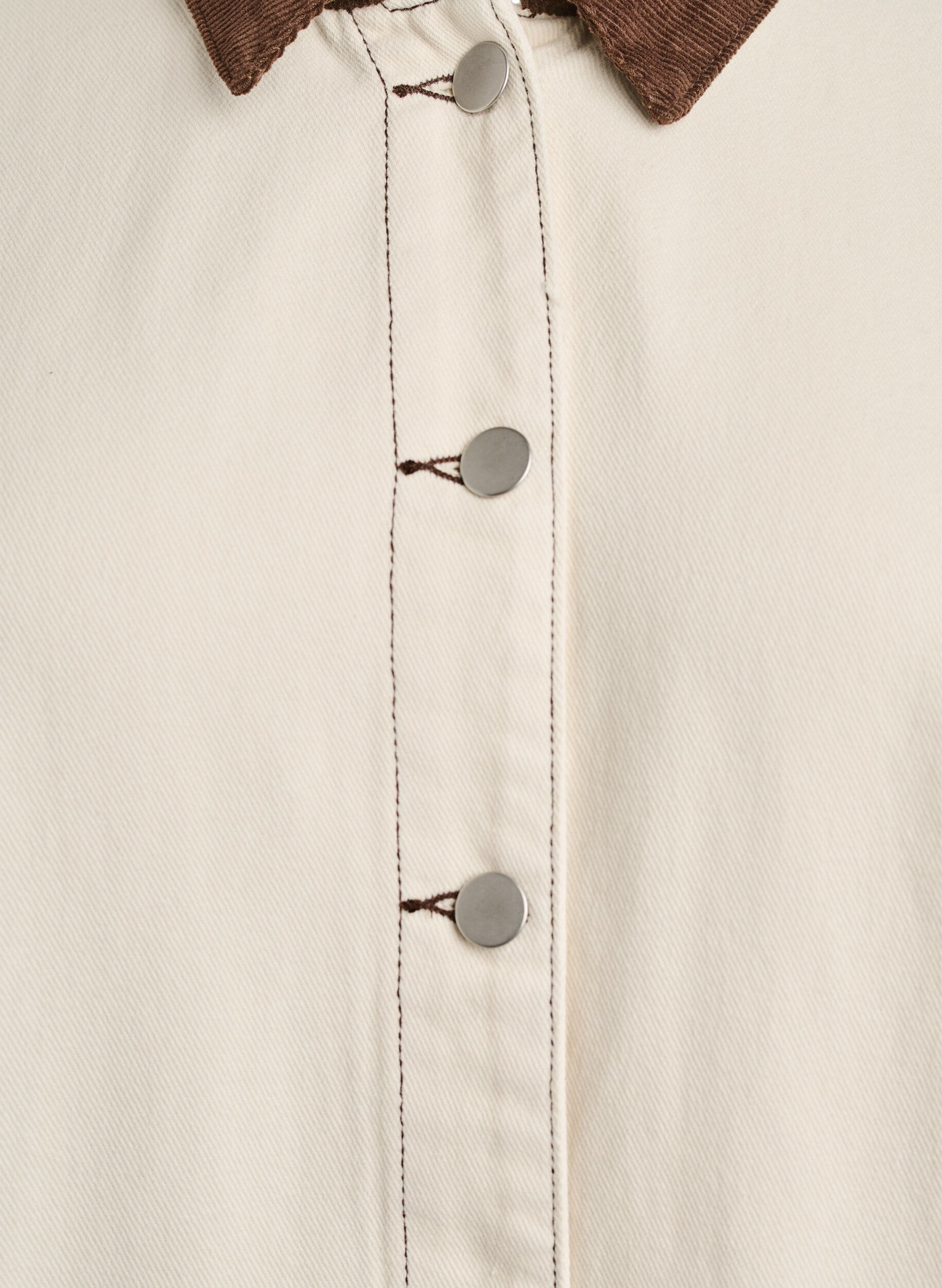 Zizzi Kolorowa kurtka jeansowa z kolnierzem w kontrastowym kolorze, Biały, Packshot image number 2