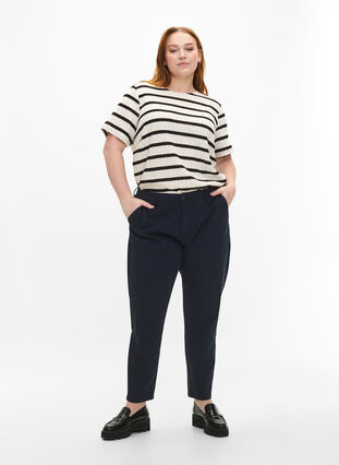 Bluzka z krótkim rekawem w paski w kontrastowych kolorach, Sand Black Stripe, Model image number 2