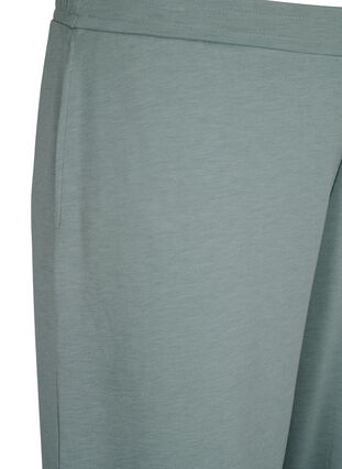 Spodnie 7/8 z modalu z kieszeniami, Chinois Green, Packshot image number 2