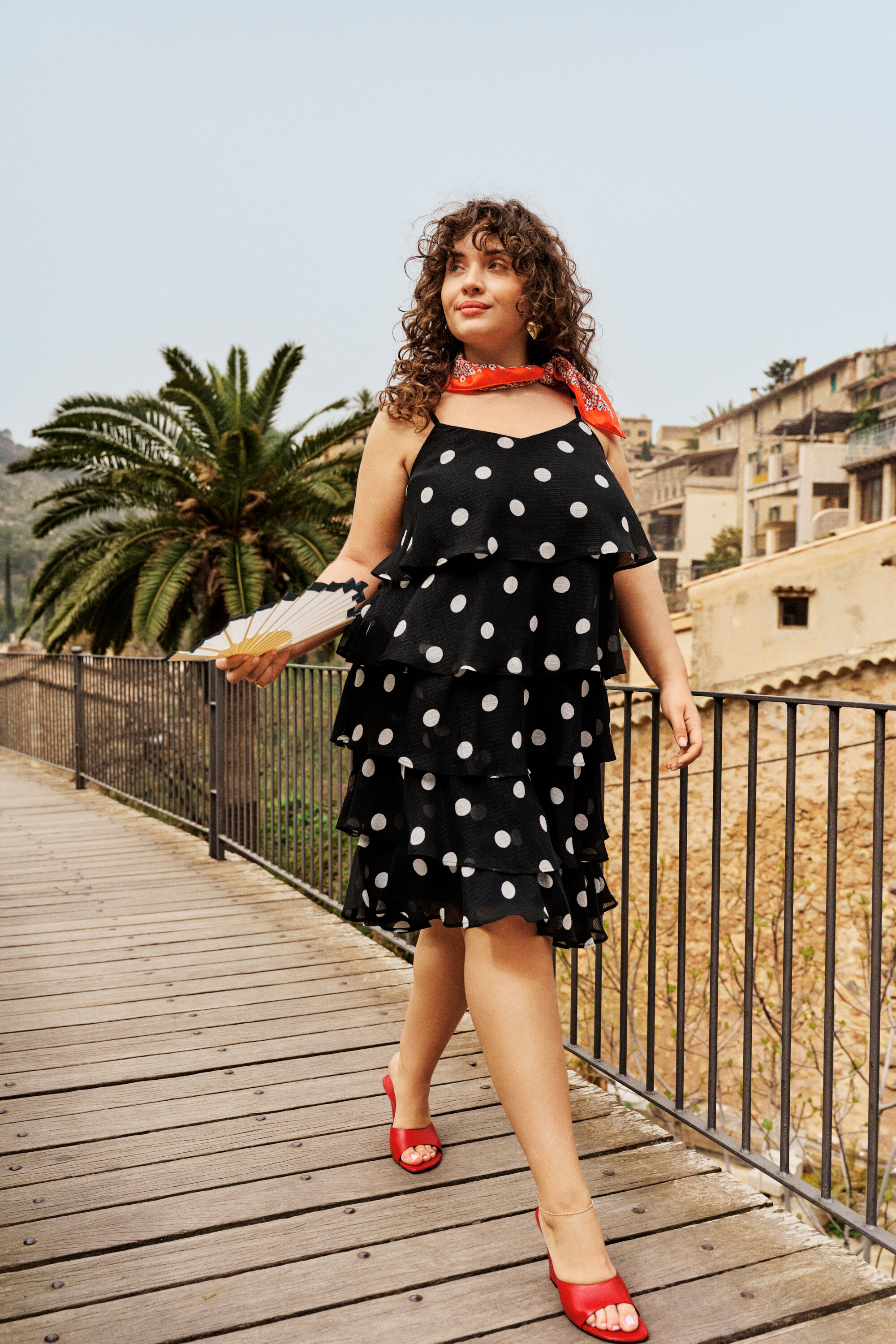 ZizziElegancja w groszki z pazurem, , Model