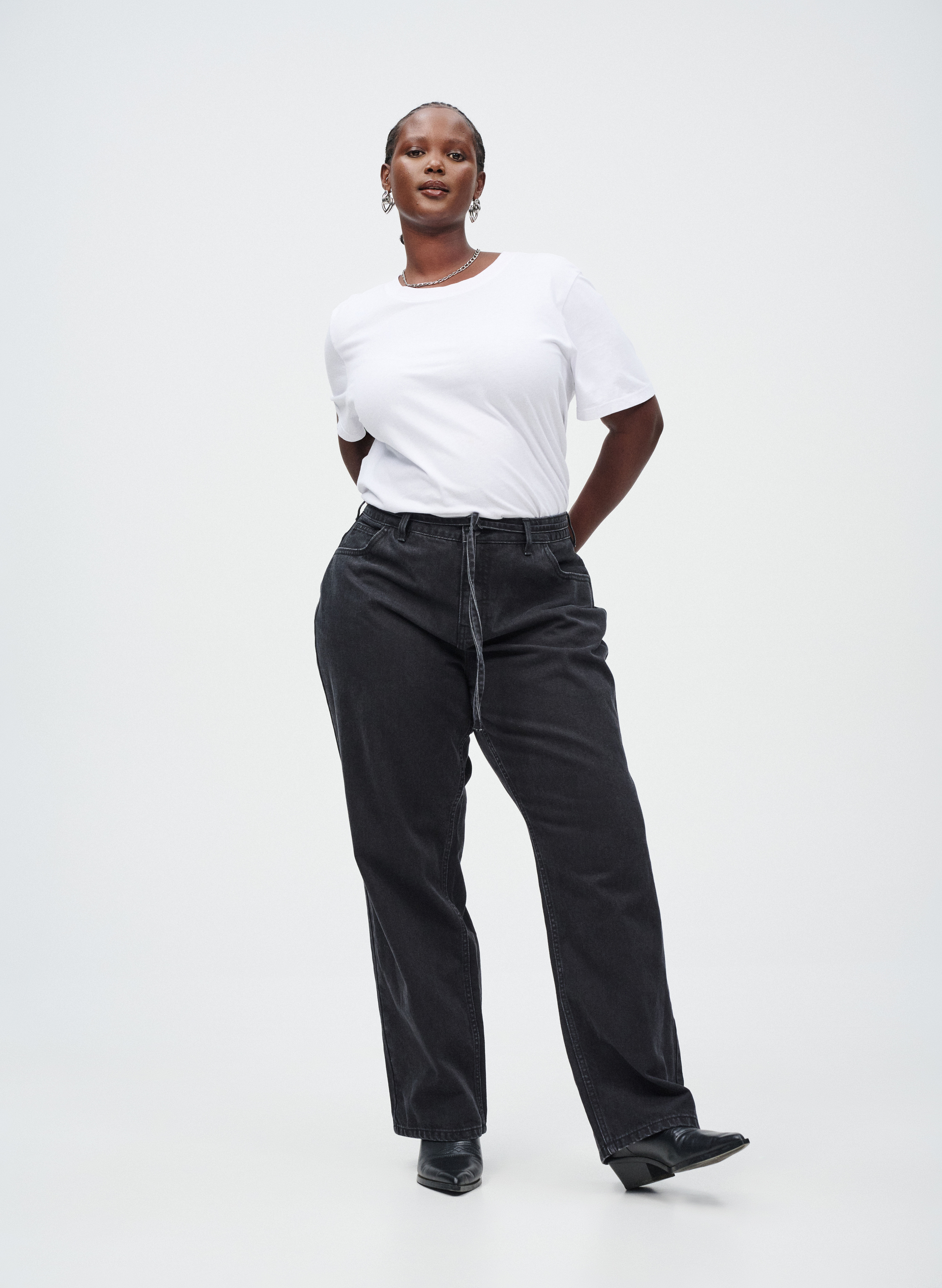 Dżinsy ze sznurowadłami, , Model