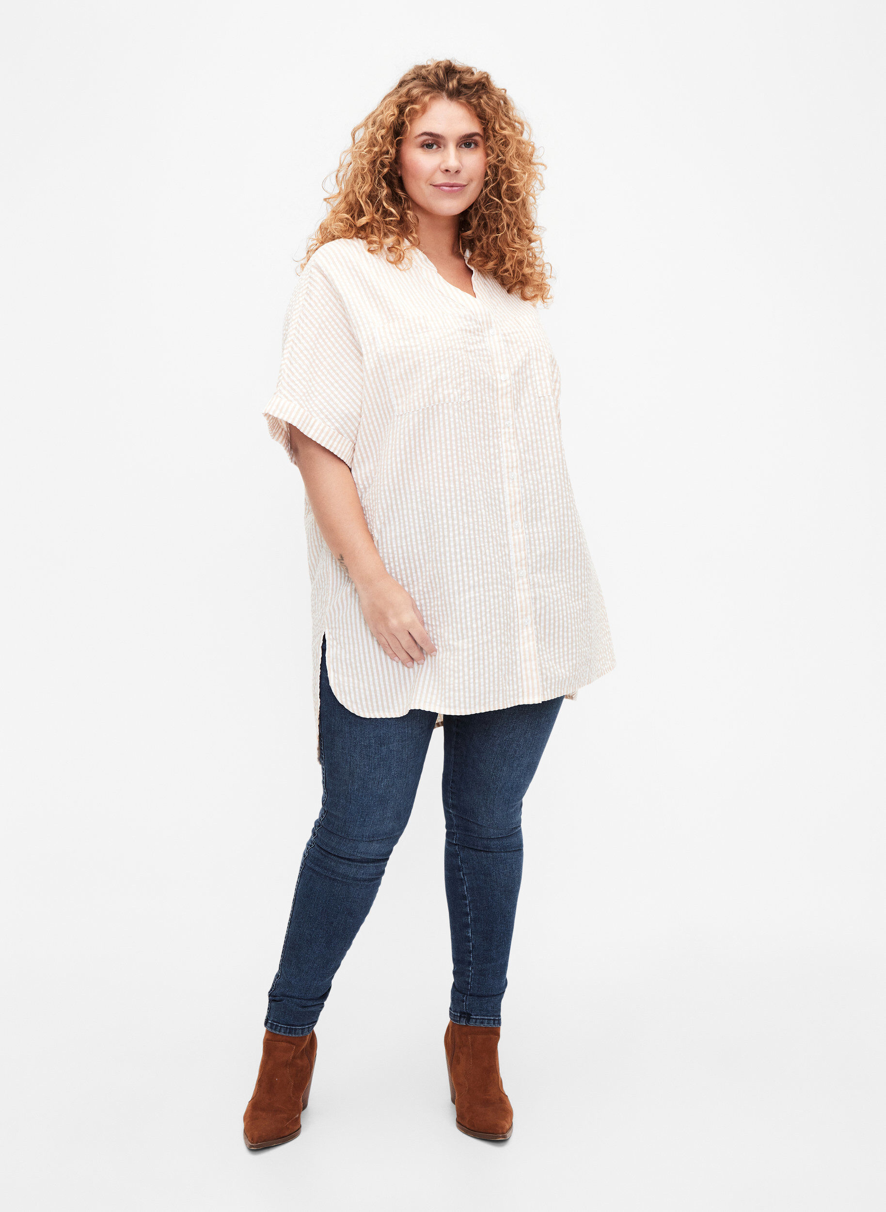 Zizzi Koszula w paski z kieszeniami na piersi, Natrual/S. Stripe, Model image number 2