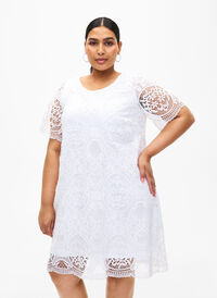 Koronkowa, imprezowa sukienka z krótkimi rekawami, Bright White, Model