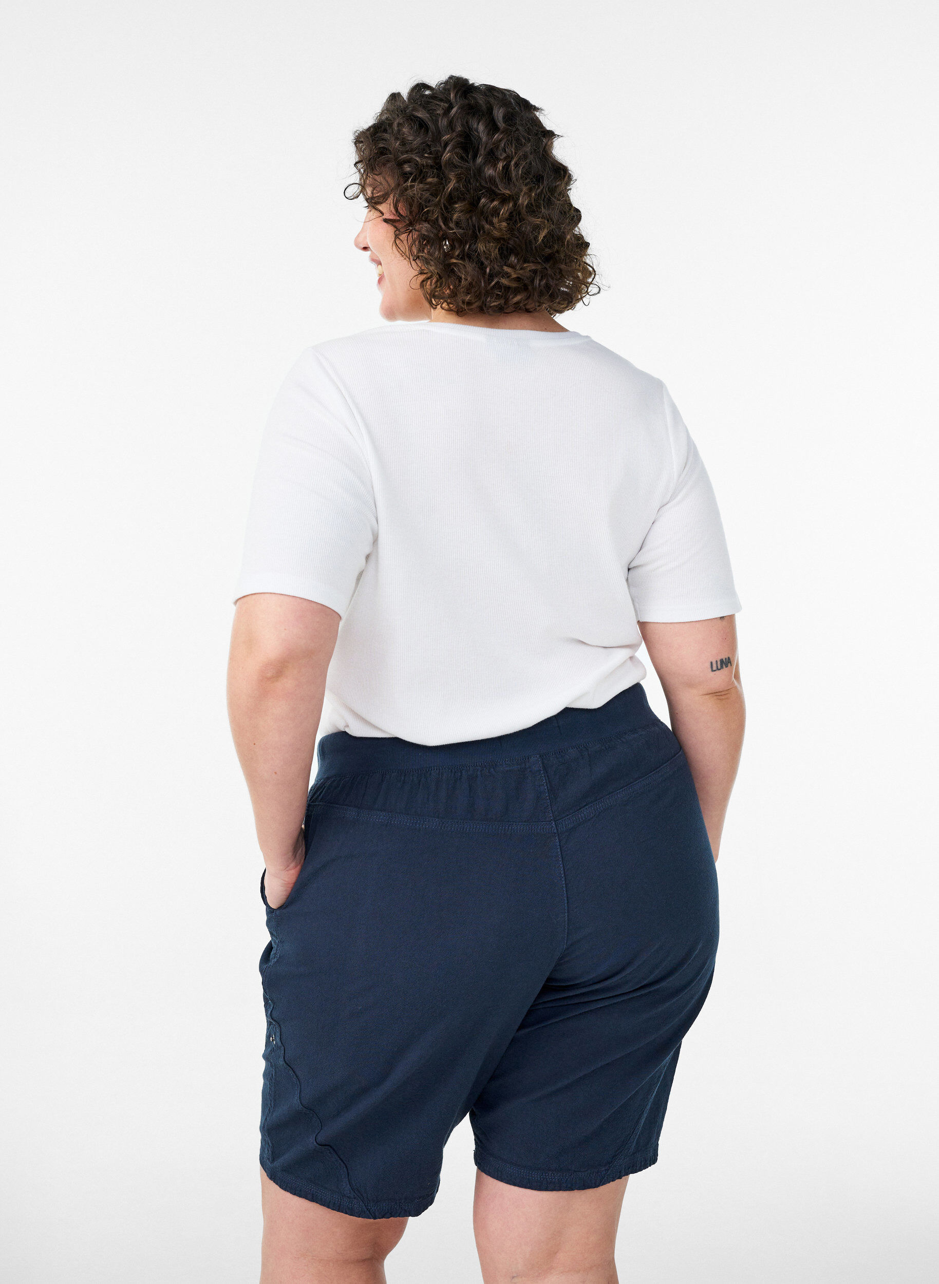 Zizzi Luzne bawelniane szorty z kieszeniami, Niebieskie, Model image number 2