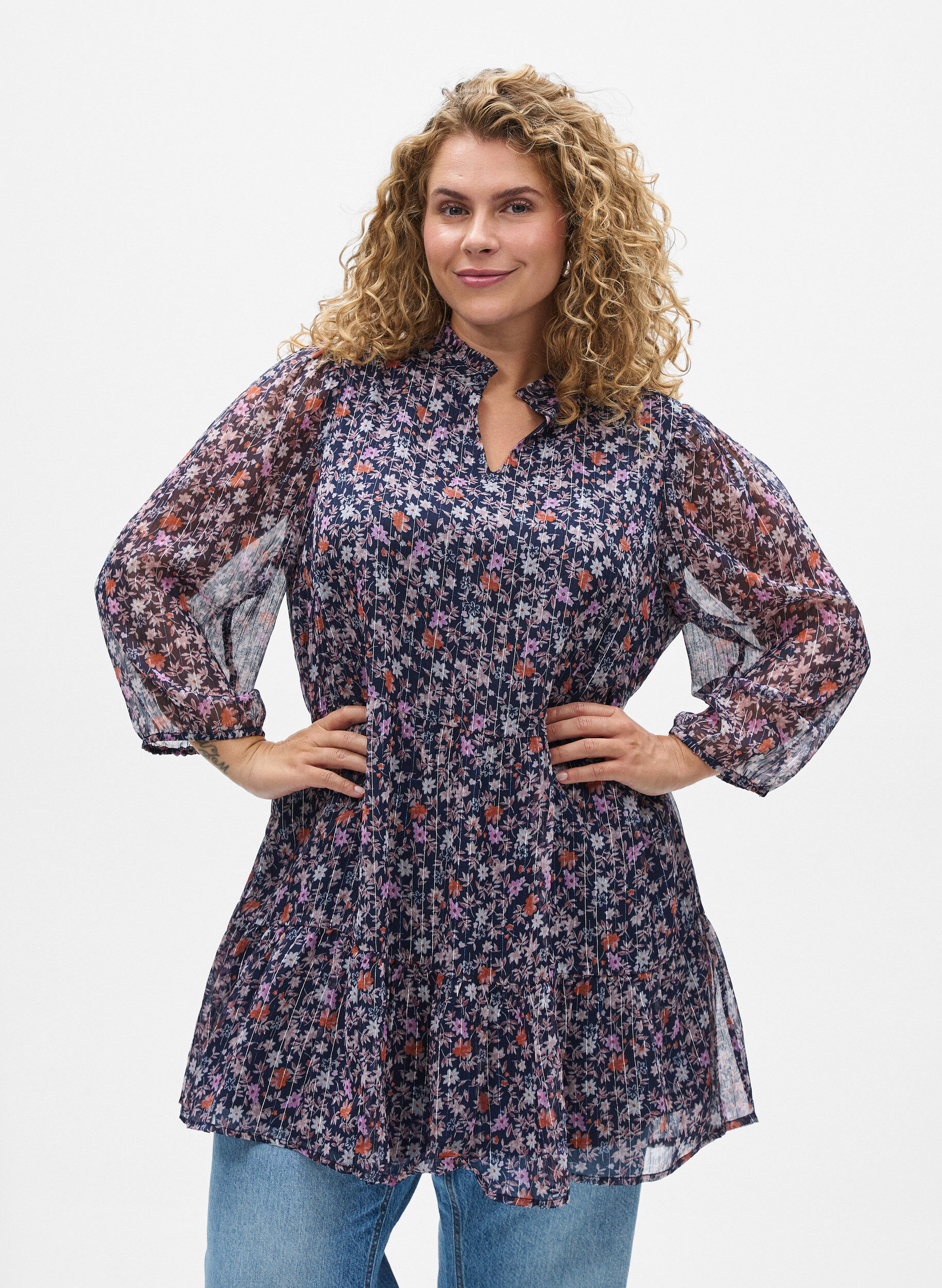ZizziTunika z kwiatowym nadrukiem i brokatowymi nicmi, Niebieskie, Model image number 0