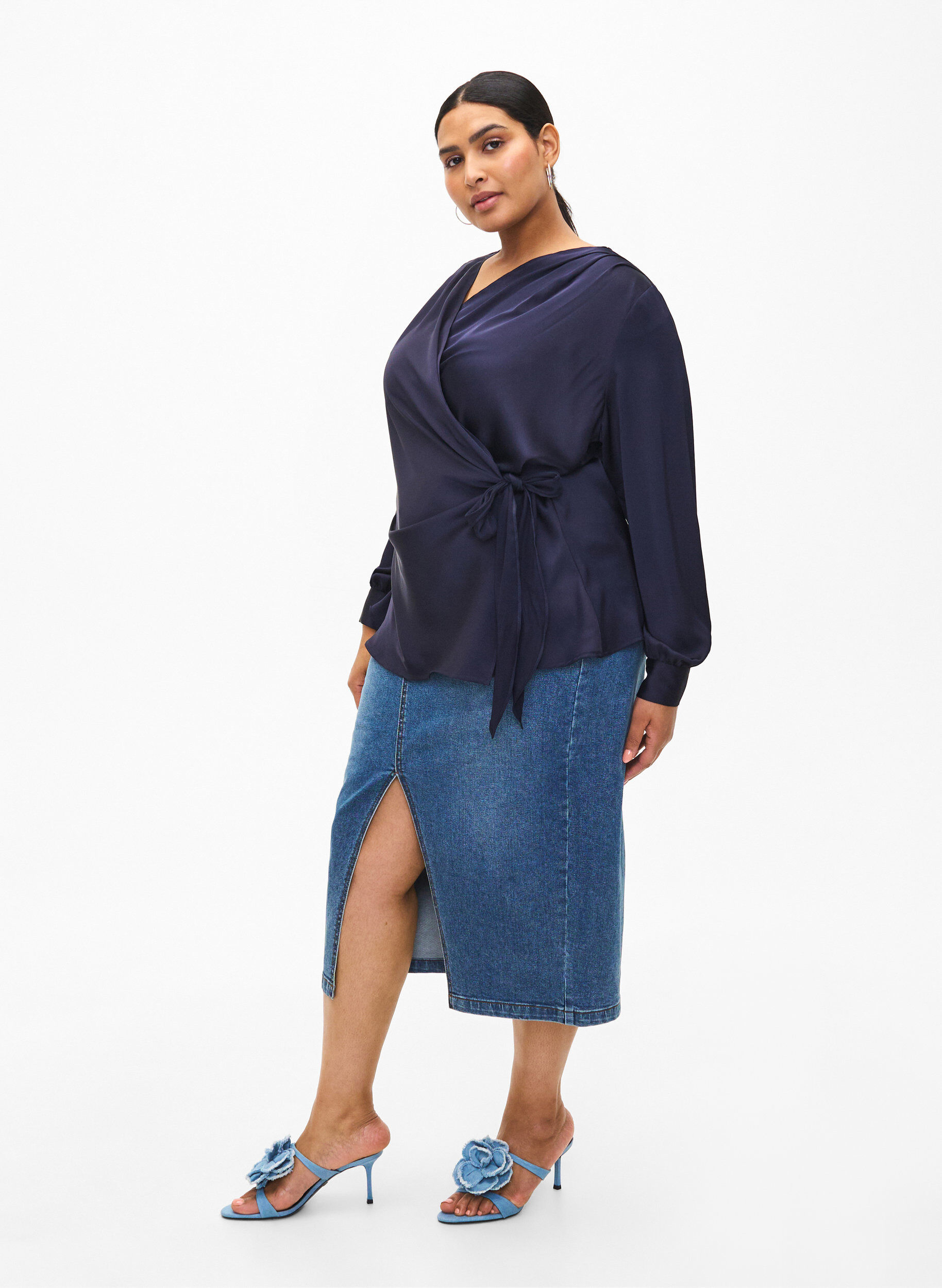 Zizzi Satynowa bluzka wieczorowa z chusta, Night Sky, Model image number 2