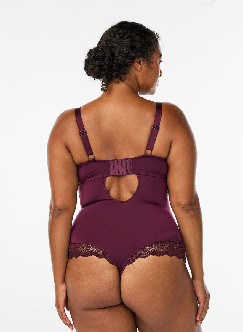 Koronkowe body z fiszbinami i ozdobnymi paseczkami, Czerwony, Model image number 1