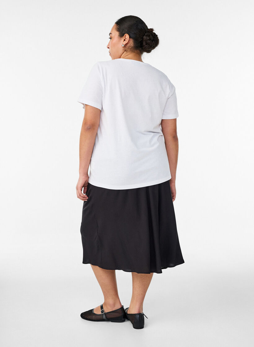 Sp&oacute;dnica z wiskozy z elastyczna talia, Czarne, Model image number 1