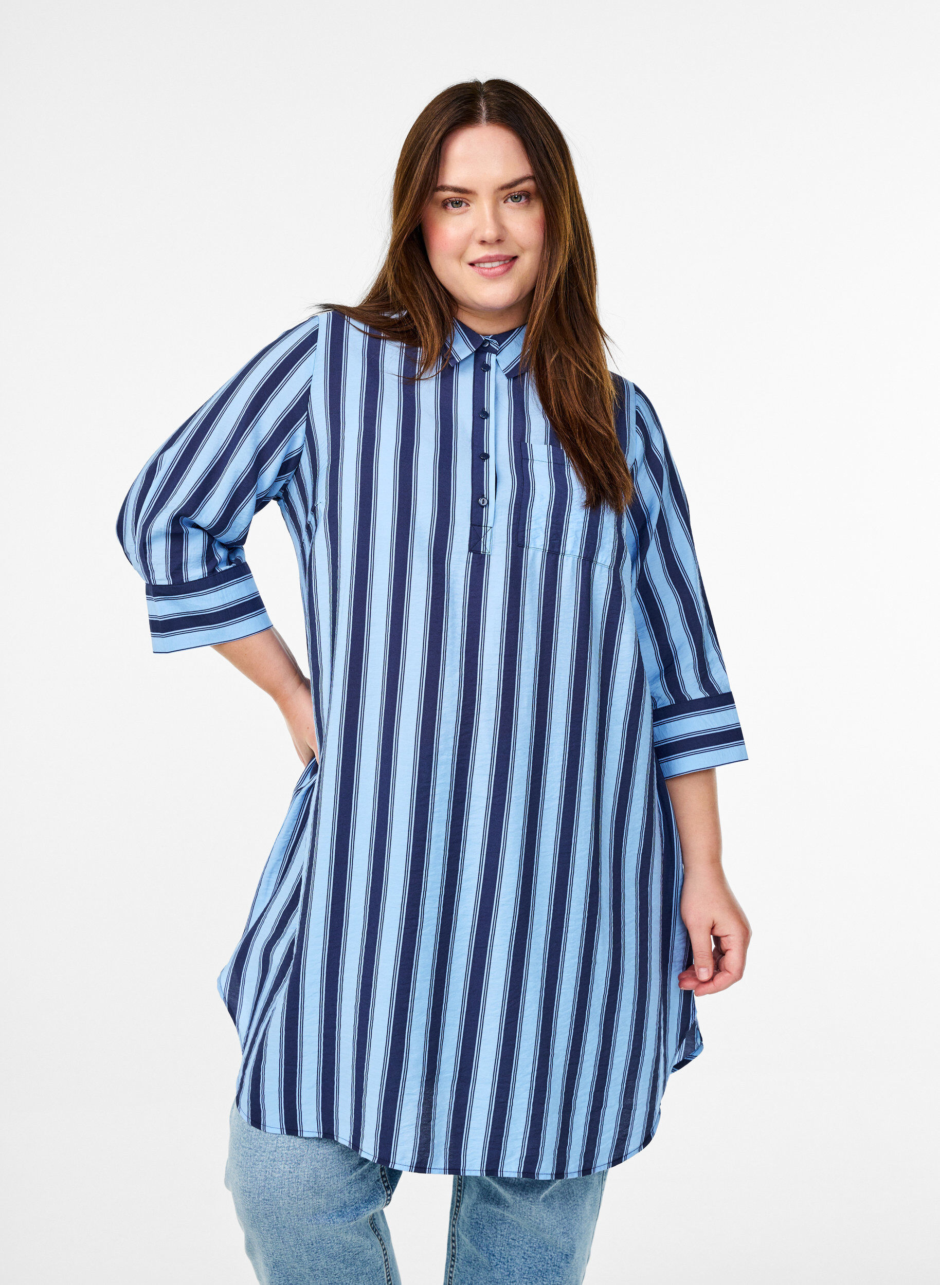 Zizzi Kr&oacute;tka sukienka z kolnierzykiem i kieszenia na piersi, Niebieskie, Model image number 0