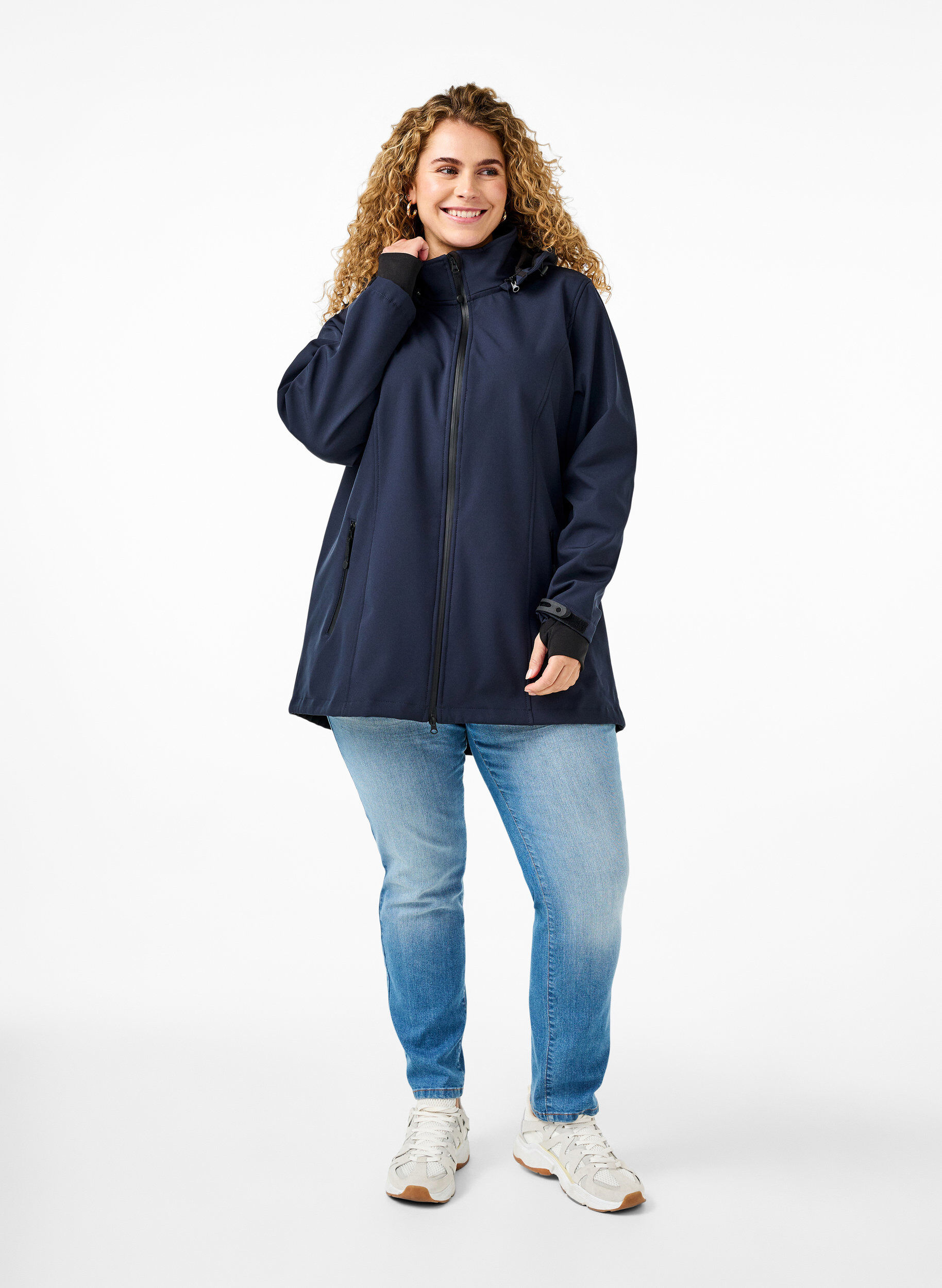 Zizzi Kr&oacute;tka kurtka softshell z odpinanym kapturem, Niebieskie, Model image number 1